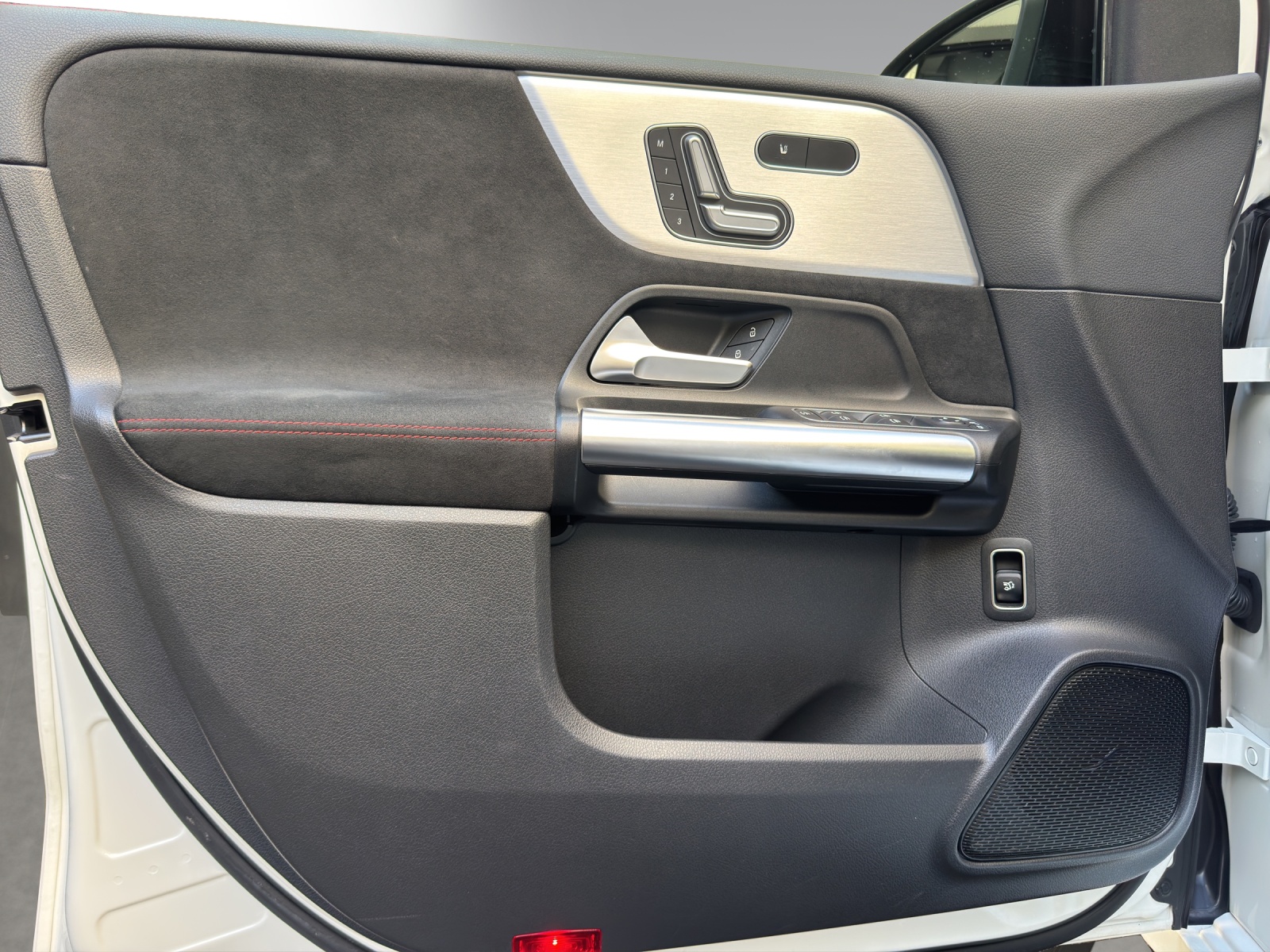 Image MERCEDES-BENZ B-250 B 250 4Matic AMG Line