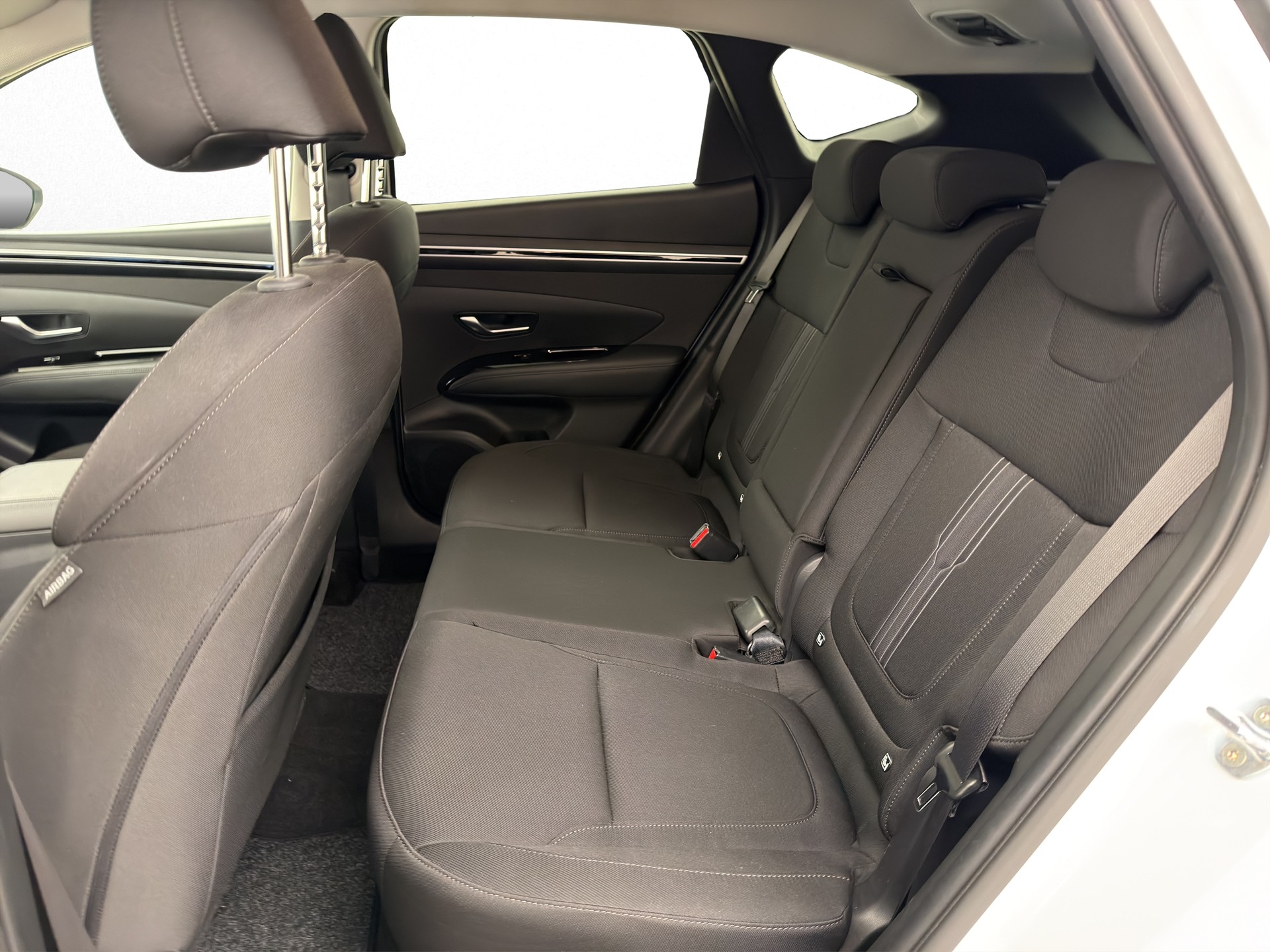 HYUNDAI Tucson 1.6 T-GDi HEV Amplia 4x4-image-12