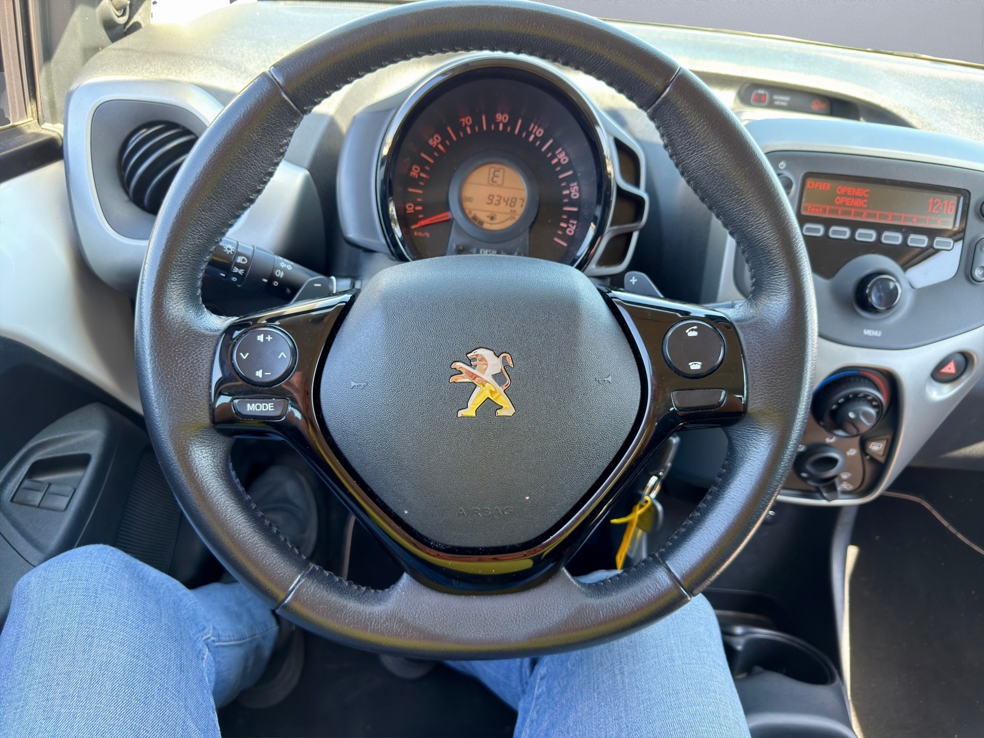 PEUGEOT 108 1.0 VTi Allure Top Automat-image-13