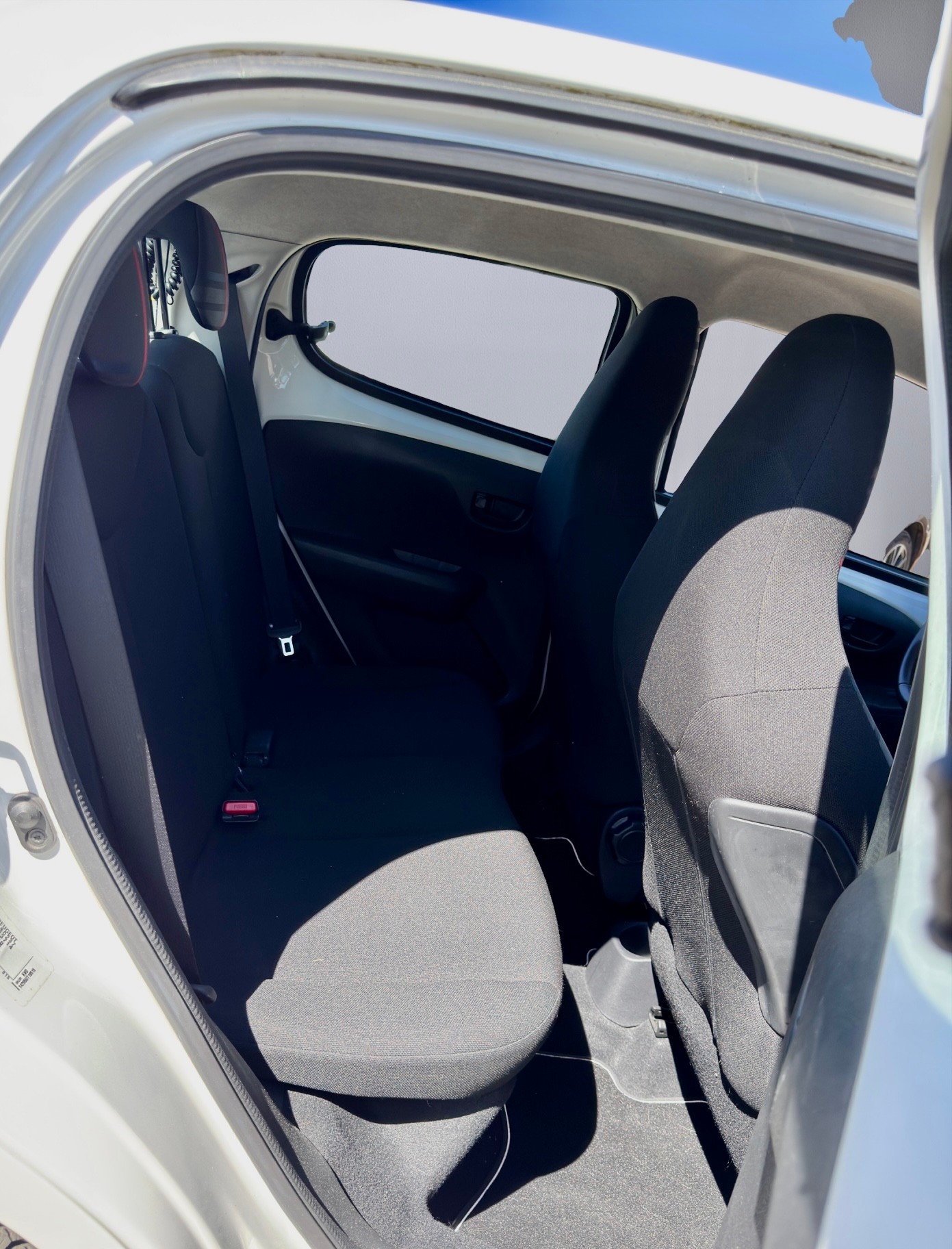 PEUGEOT 108 1.0 VTi Allure Top Automat-image-11