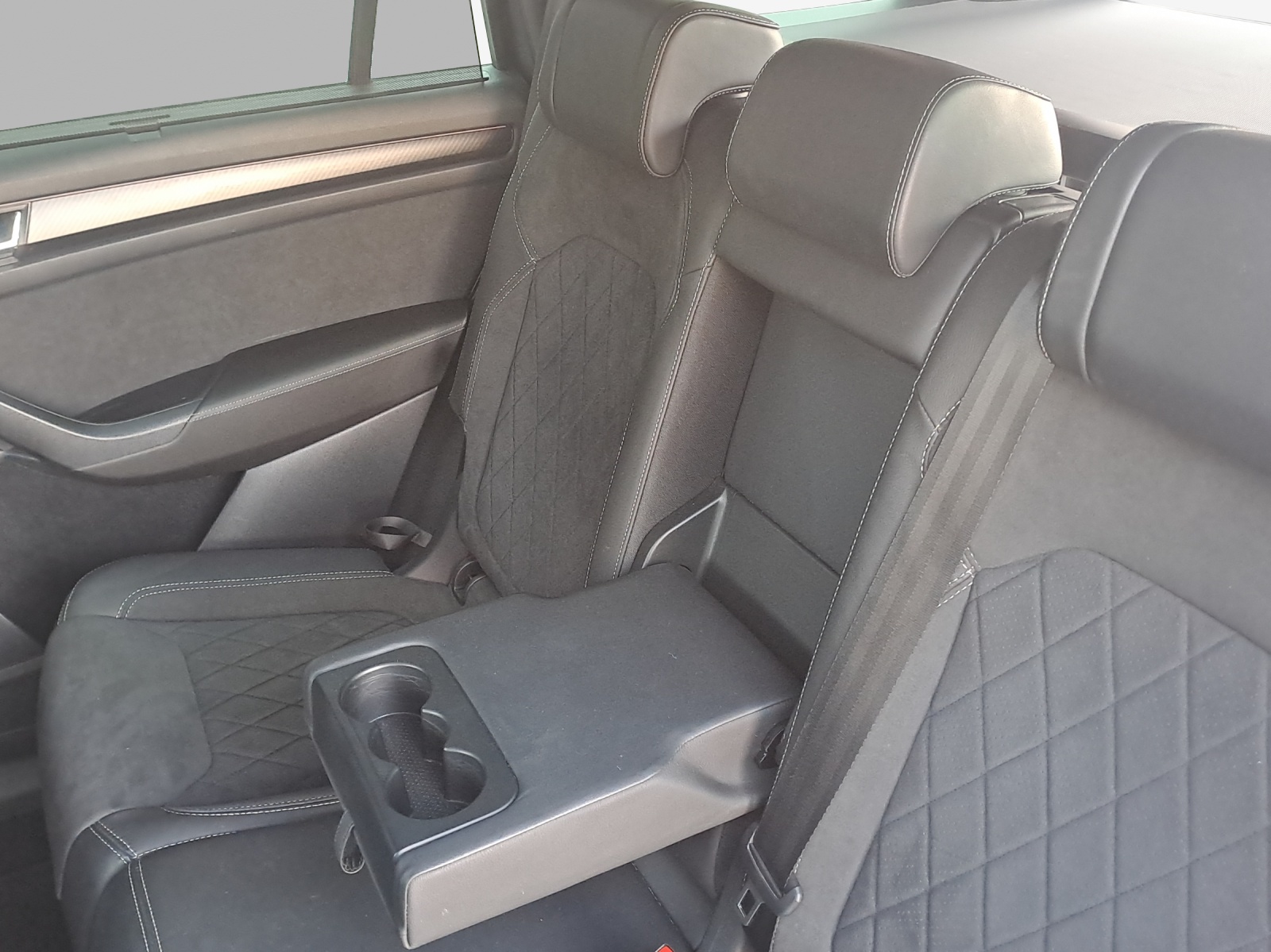 SKODA Kodiaq 2.0 TSI 4x4 SportLine-image-11