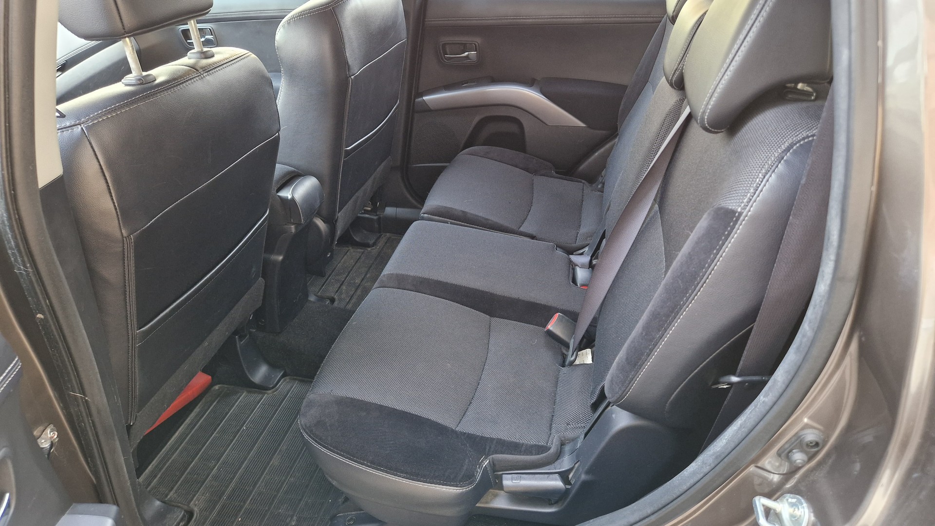 MITSUBISHI Outlander 2.2 DID Invite 4WD-image-14