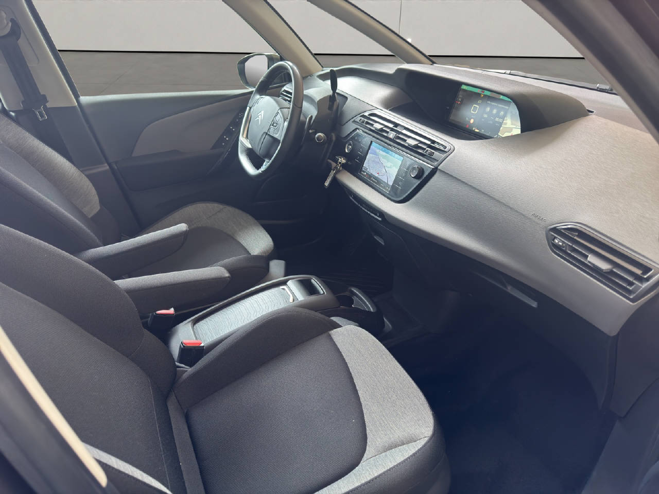 CITROEN C4 Picasso 1.2 PureTech 130PS Shine Automat-image-11