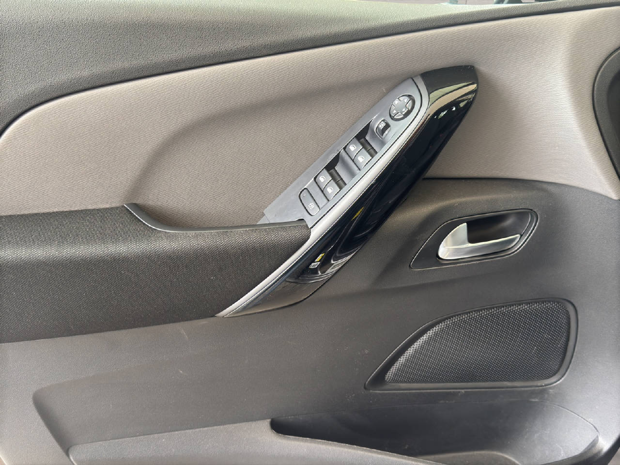CITROEN C4 Picasso 1.2 PureTech 130PS Shine Automat-image-16