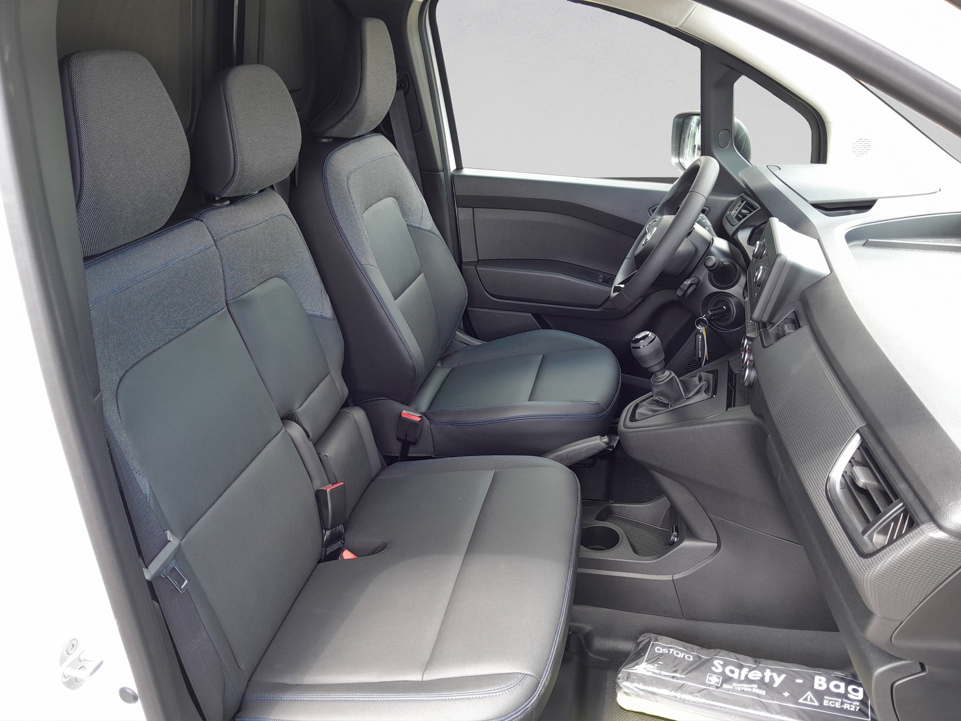 NISSAN Townstar 1.3 DIG-T L1 Acenta Leasing 0 apport / 10 000kms par an et 60 mois dés 387 CHF/mois-image-11