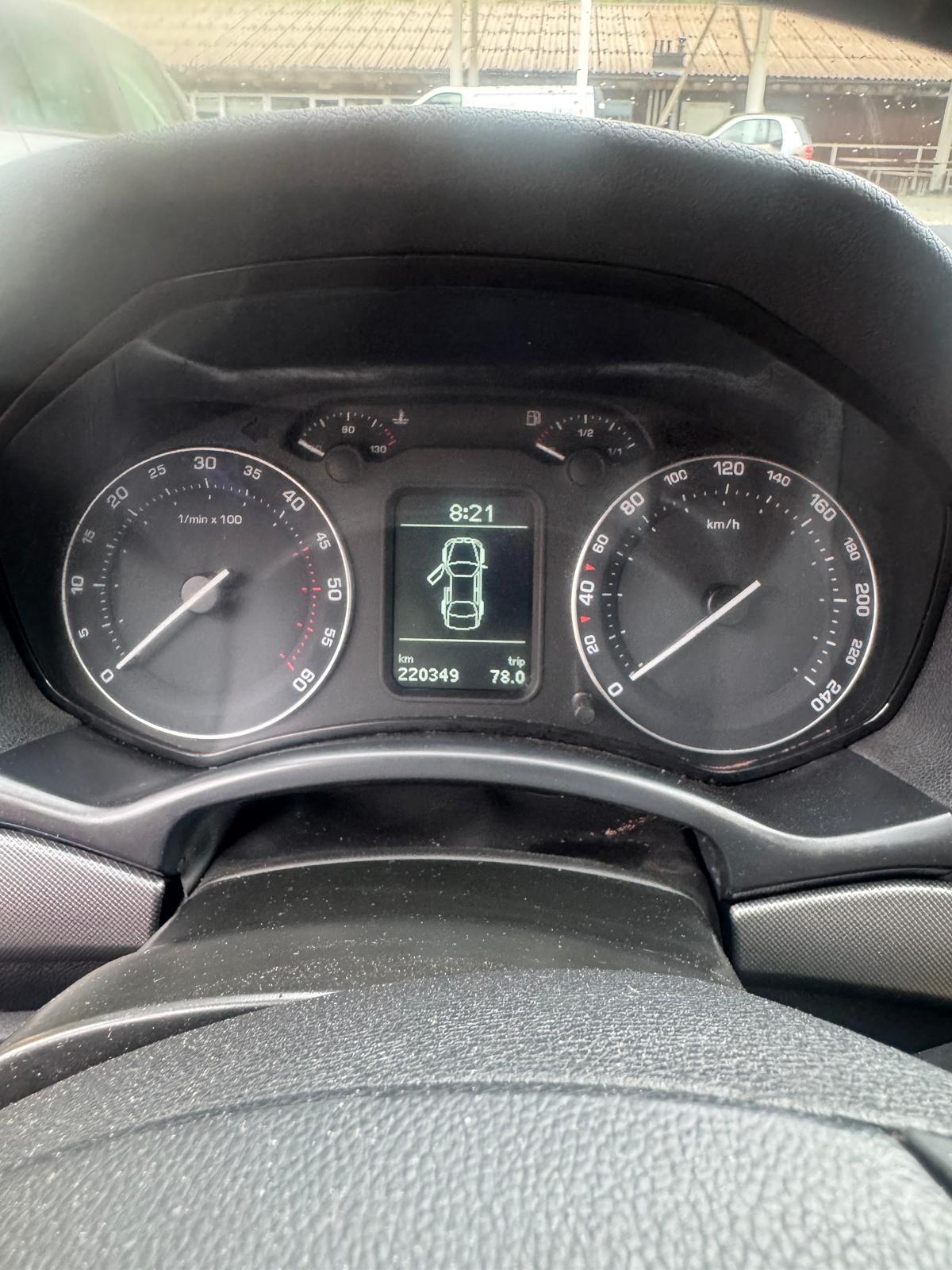 SKODA Octavia 2.0 TDI Swiss Adventure 4x4-image-5