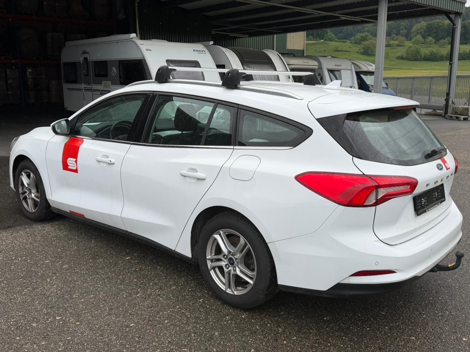 FORD Focus 1.0 SCTi Trend+ Automatic-image-3