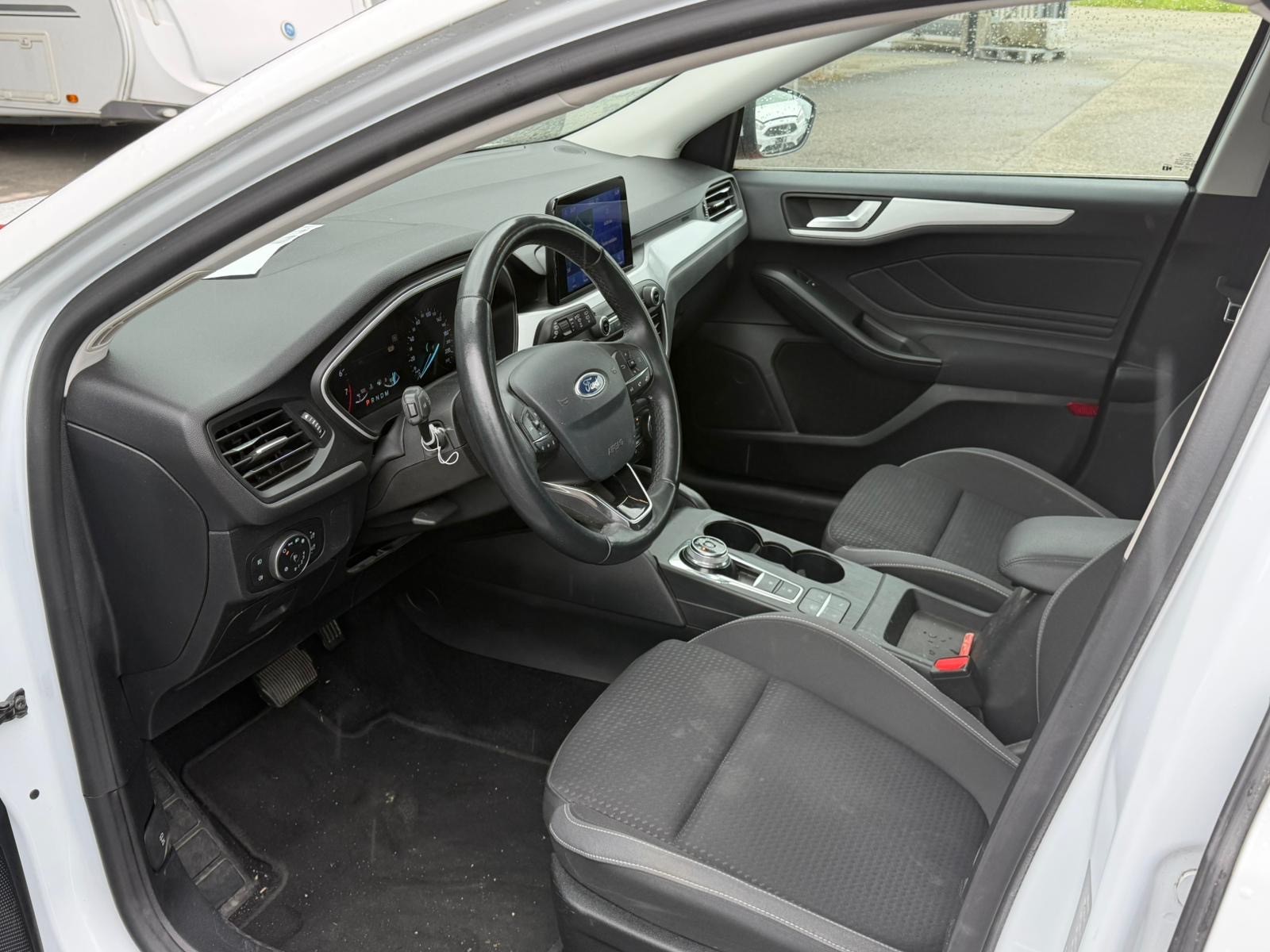 FORD Focus 1.0 SCTi Trend+ Automatic-image-13