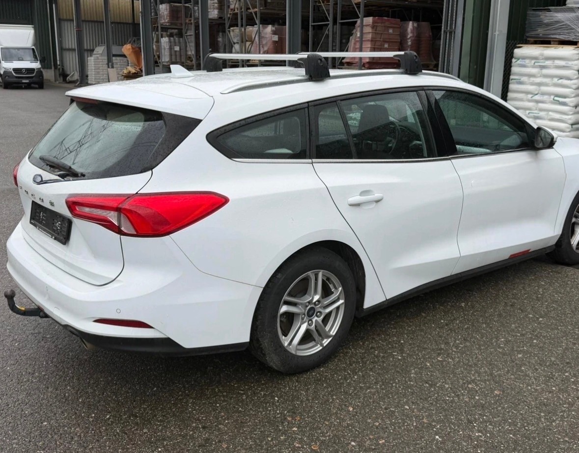 FORD Focus 1.0 SCTi Trend+ Automatic-image-4