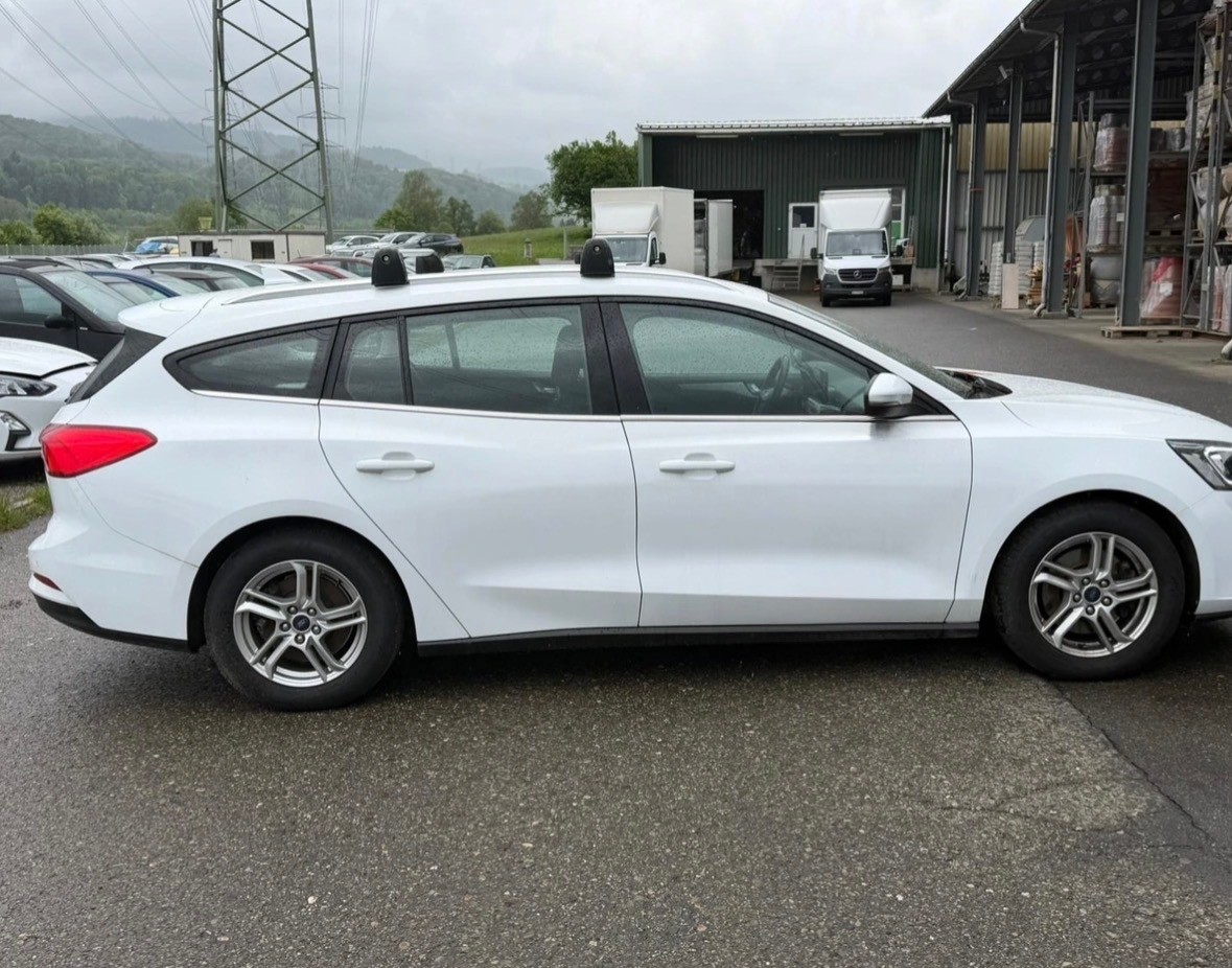 FORD Focus 1.0 SCTi Trend+ Automatic-image-7