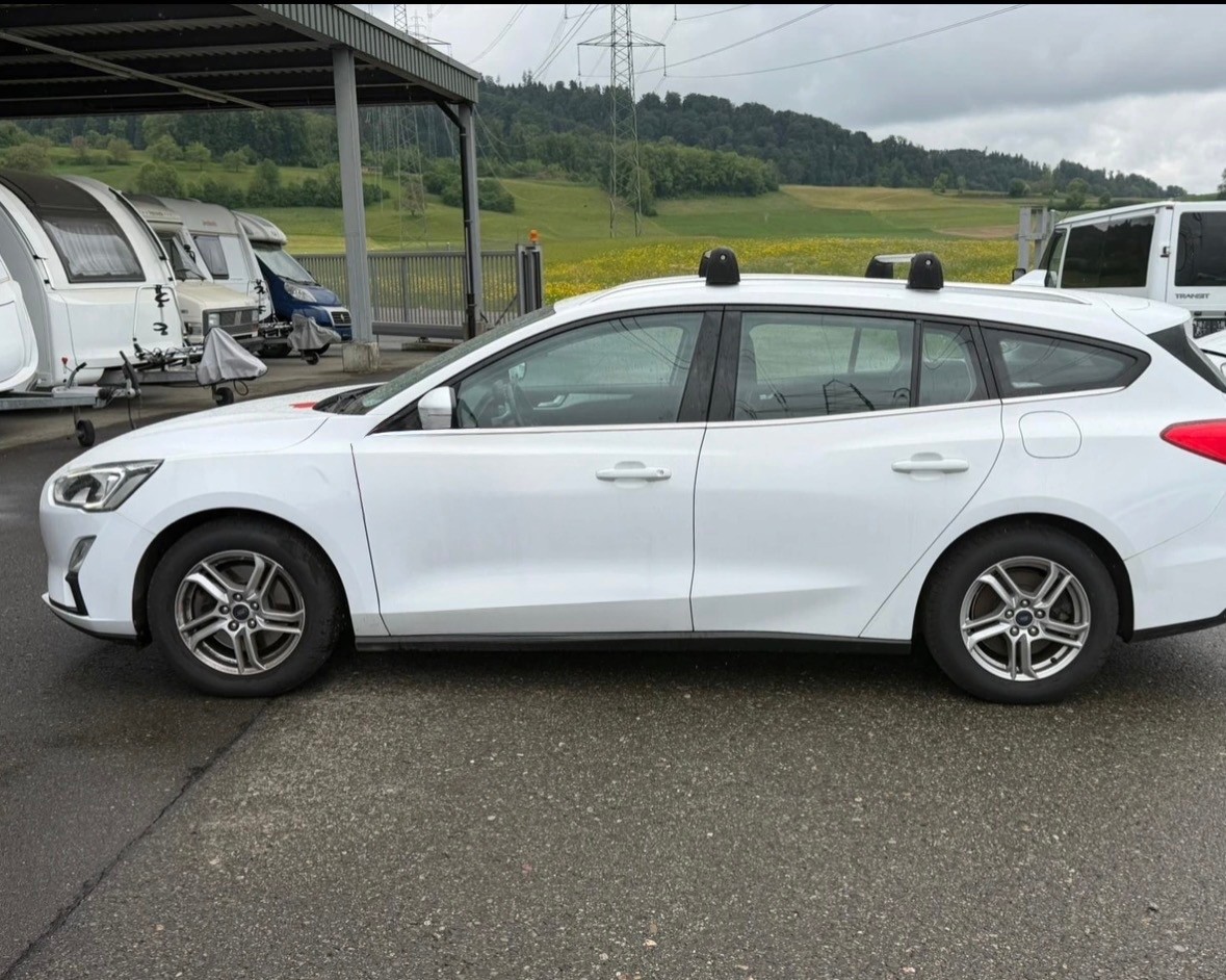 FORD Focus 1.0 SCTi Trend+ Automatic-image-6