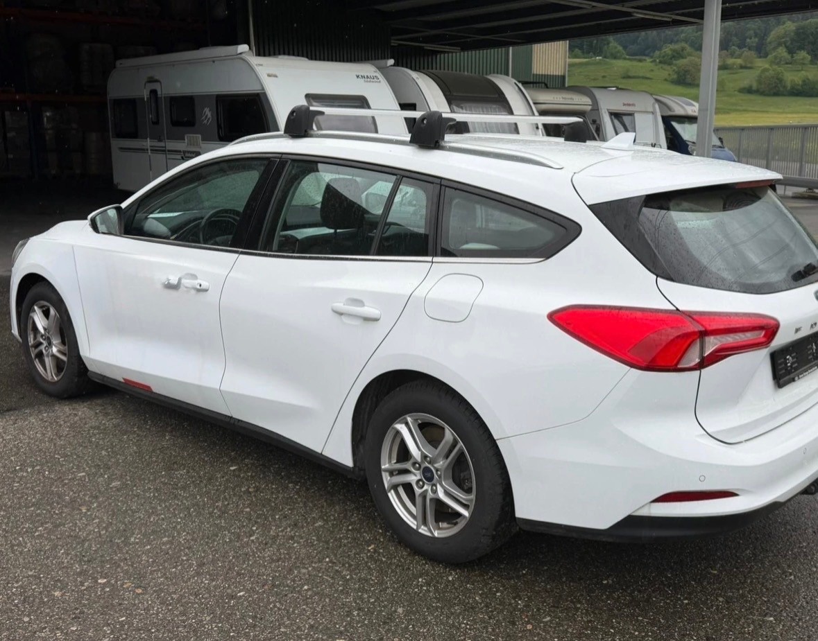 FORD Focus 1.0 SCTi Trend+ Automatic-image-5