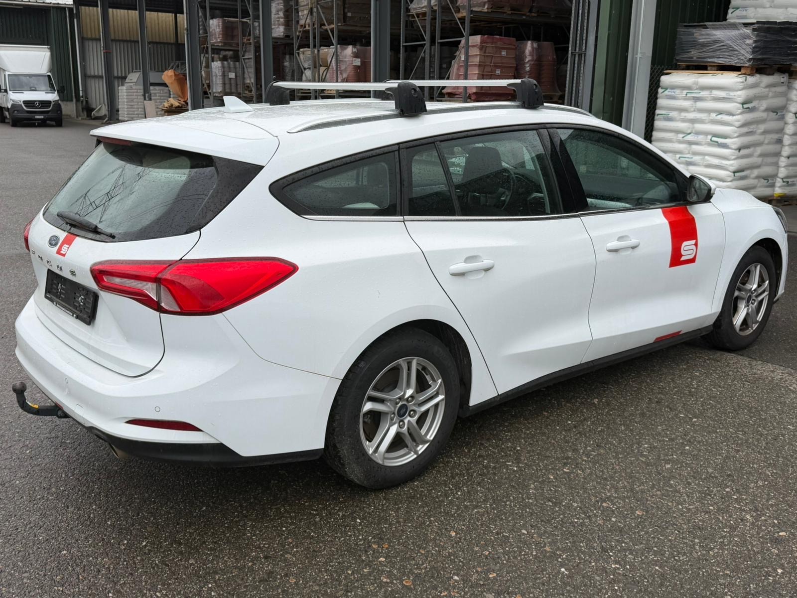 FORD Focus 1.0 SCTi Trend+ Automatic-image-6