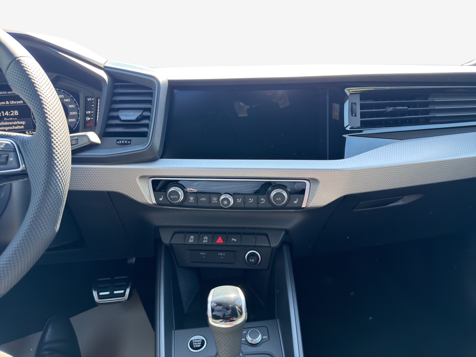 AUDI A1 Sportback 30 TFSI S Line Attraction S-tronic-image-14