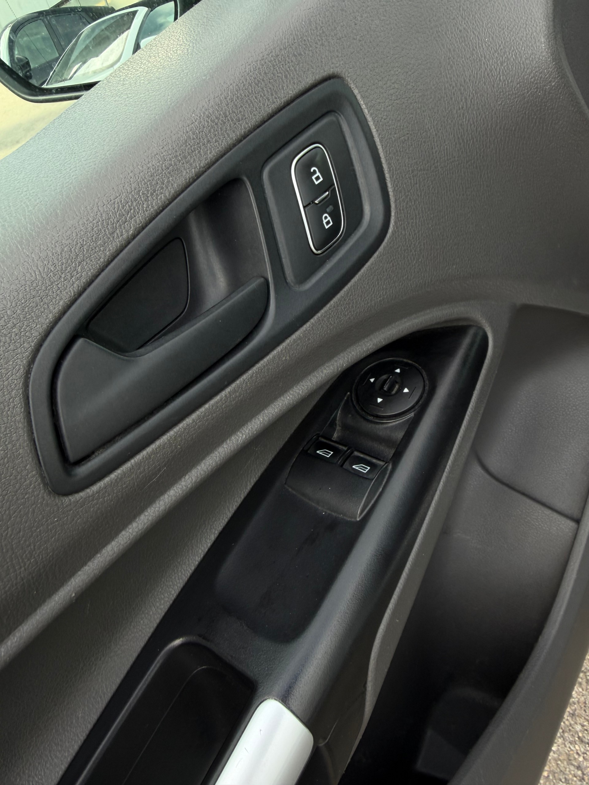 FORD Transit Connect Van T210 1.0 EcoBoost Trend-image-17