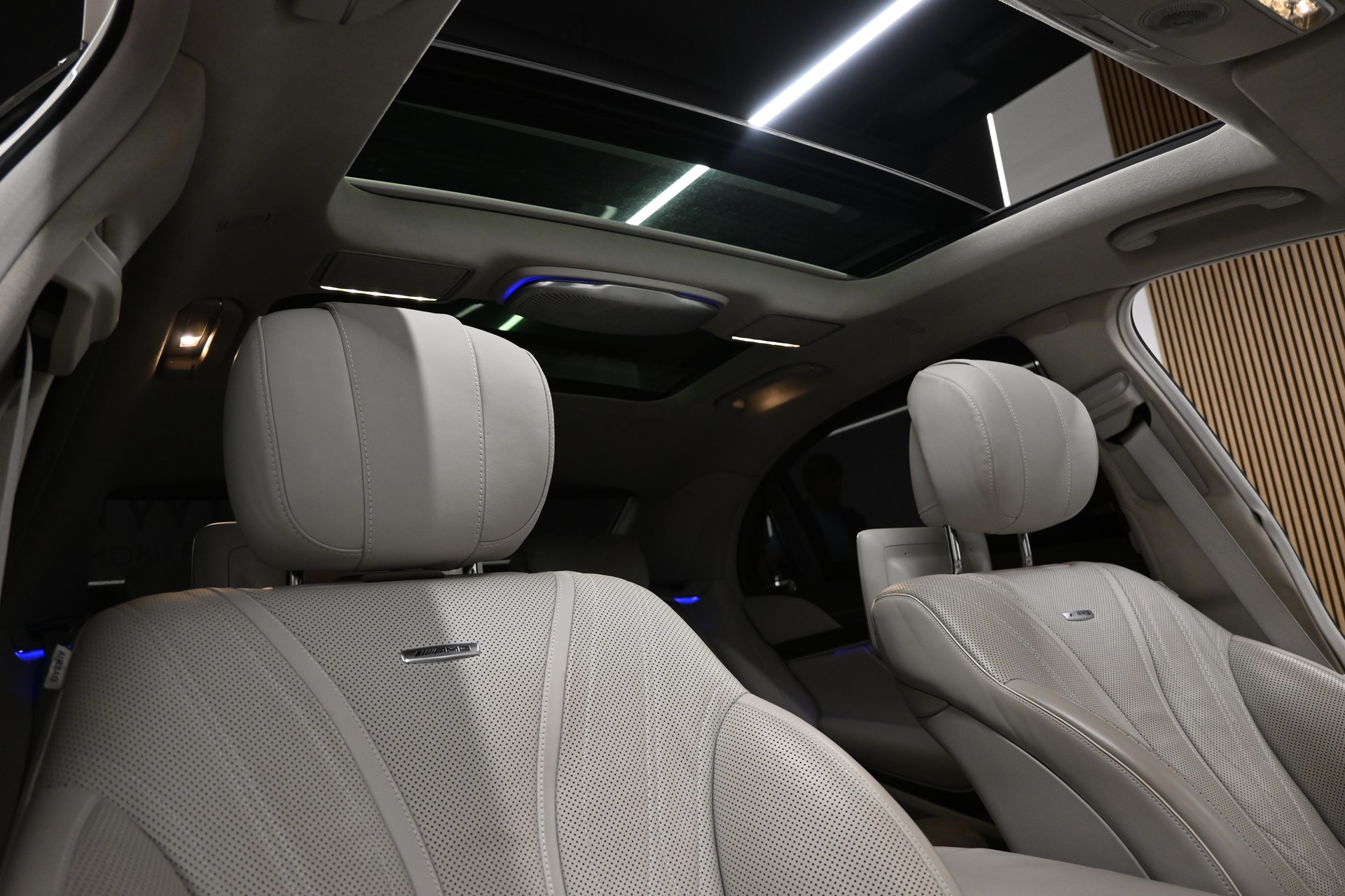 MERCEDES-BENZ S 63 AMG L 4Matic Speedshift *Chauffeur Paket*-image-19