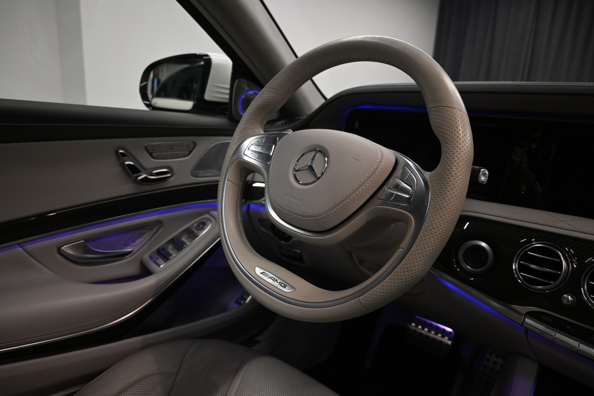 MERCEDES-BENZ S 63 AMG L 4Matic Speedshift *Chauffeur Paket*-image-8