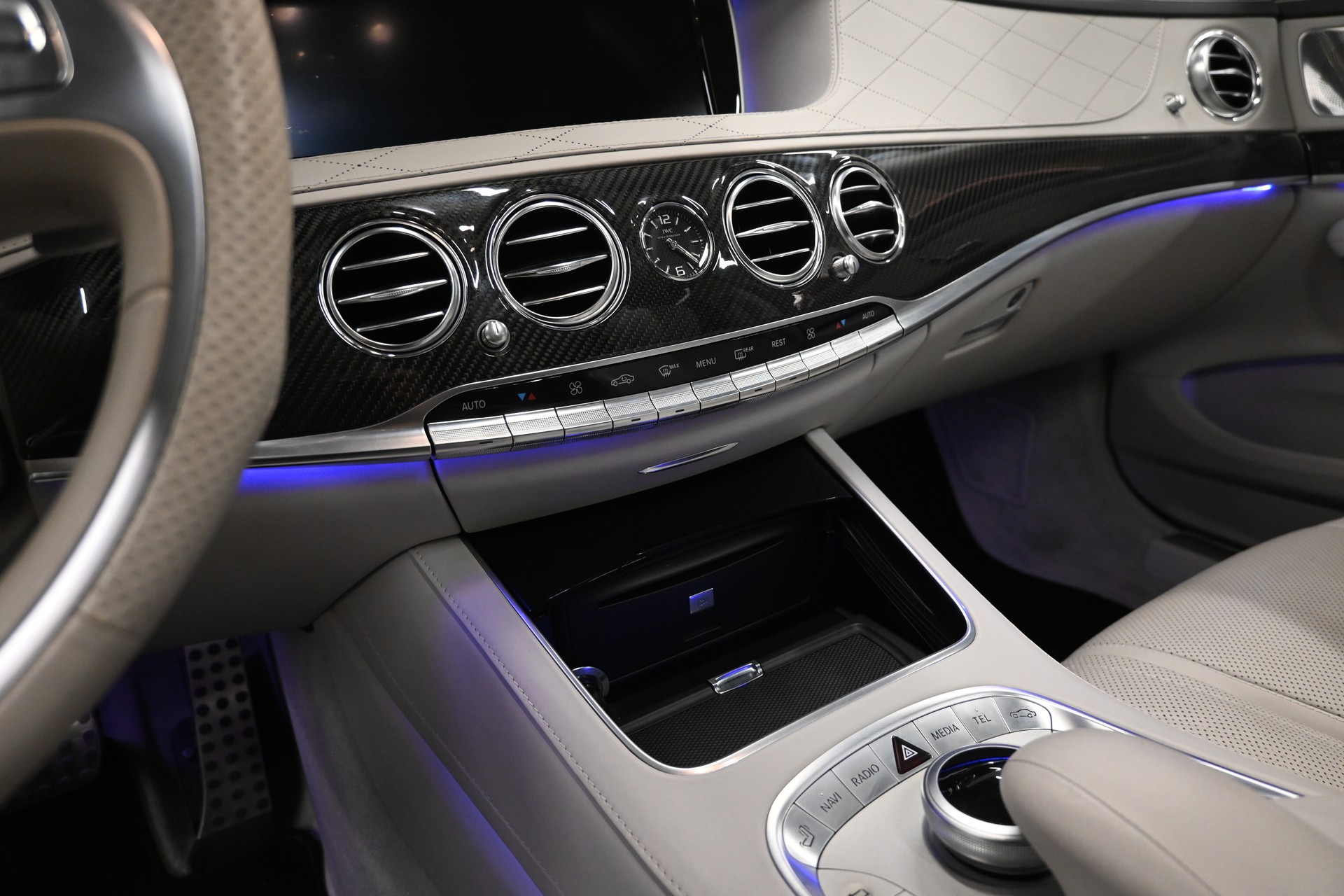 MERCEDES-BENZ S 63 AMG L 4Matic Speedshift *Chauffeur Paket*-image-11