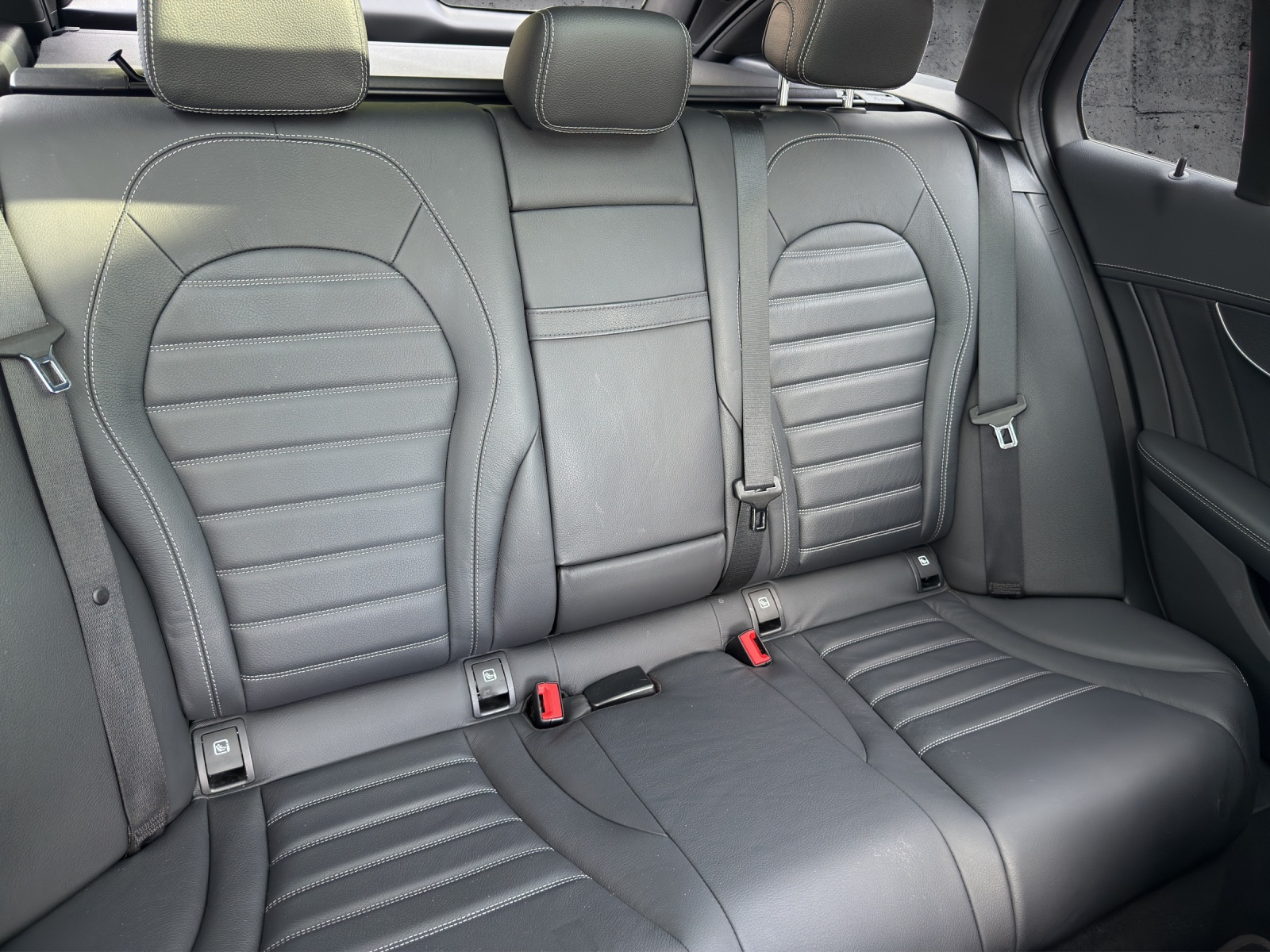 MERCEDES-BENZ C 300 d AMG Line 4Matic 9G-Tronic 245PS-image-17