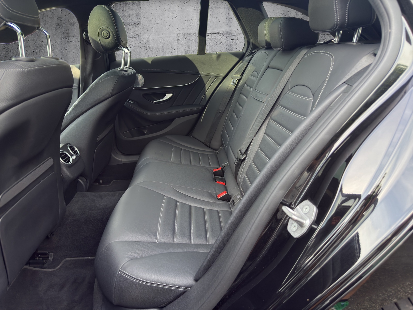 MERCEDES-BENZ C 300 d AMG Line 4Matic 9G-Tronic 245PS-image-12