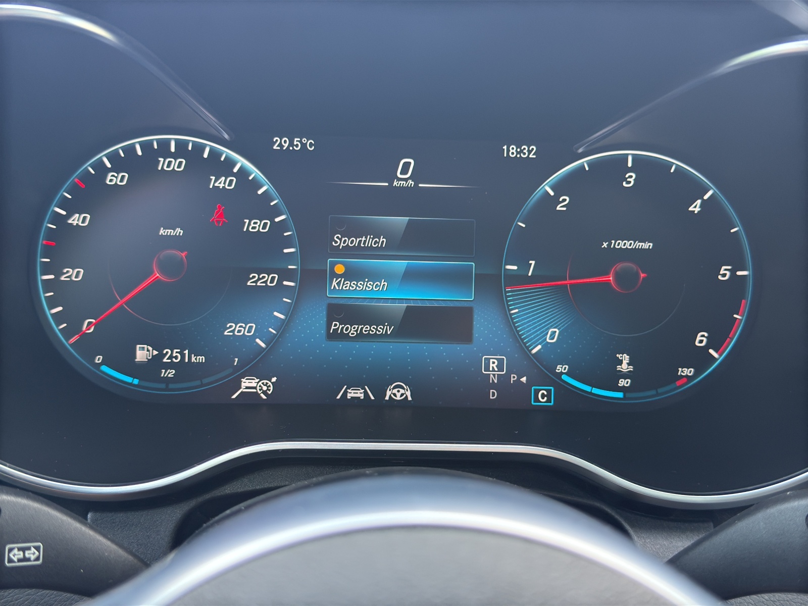 MERCEDES-BENZ C 300 d AMG Line 4Matic 9G-Tronic 245PS-image-27
