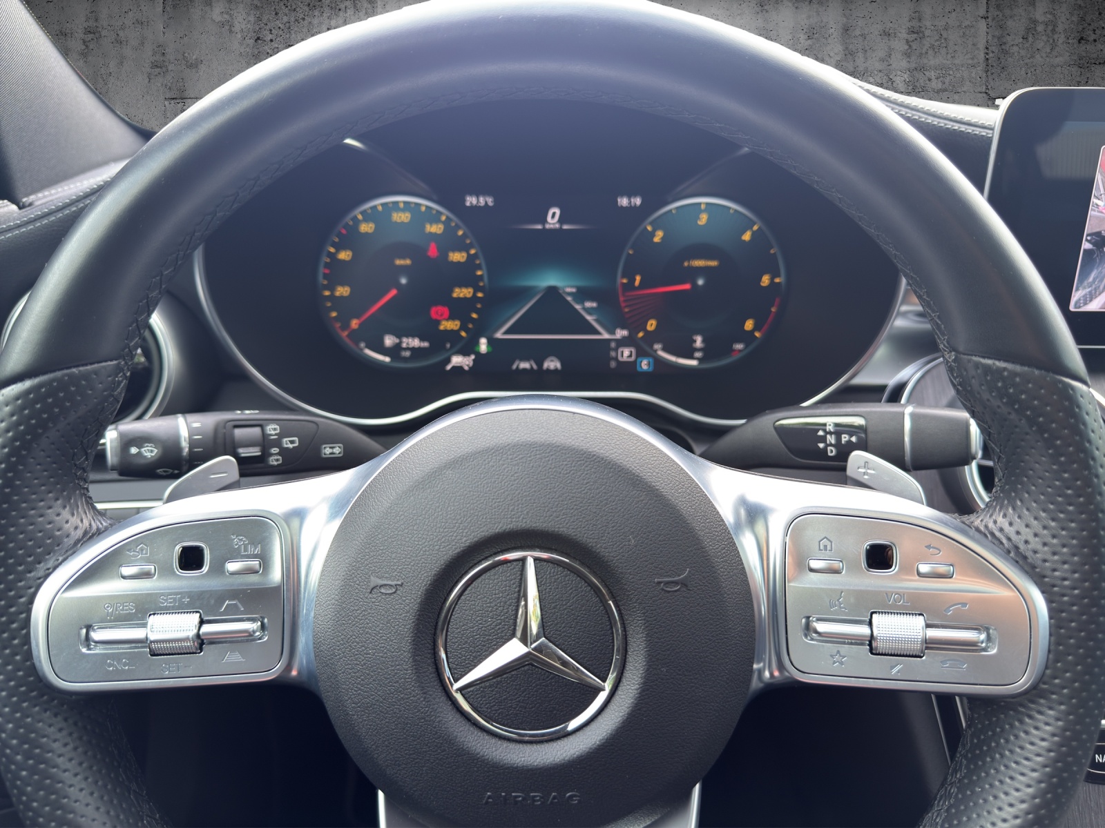 MERCEDES-BENZ C 300 d AMG Line 4Matic 9G-Tronic 245PS-image-10