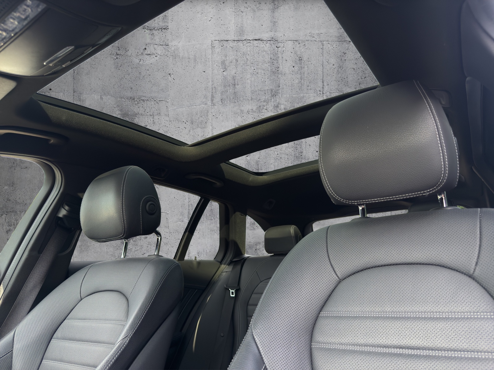 MERCEDES-BENZ C 300 d AMG Line 4Matic 9G-Tronic 245PS-image-20