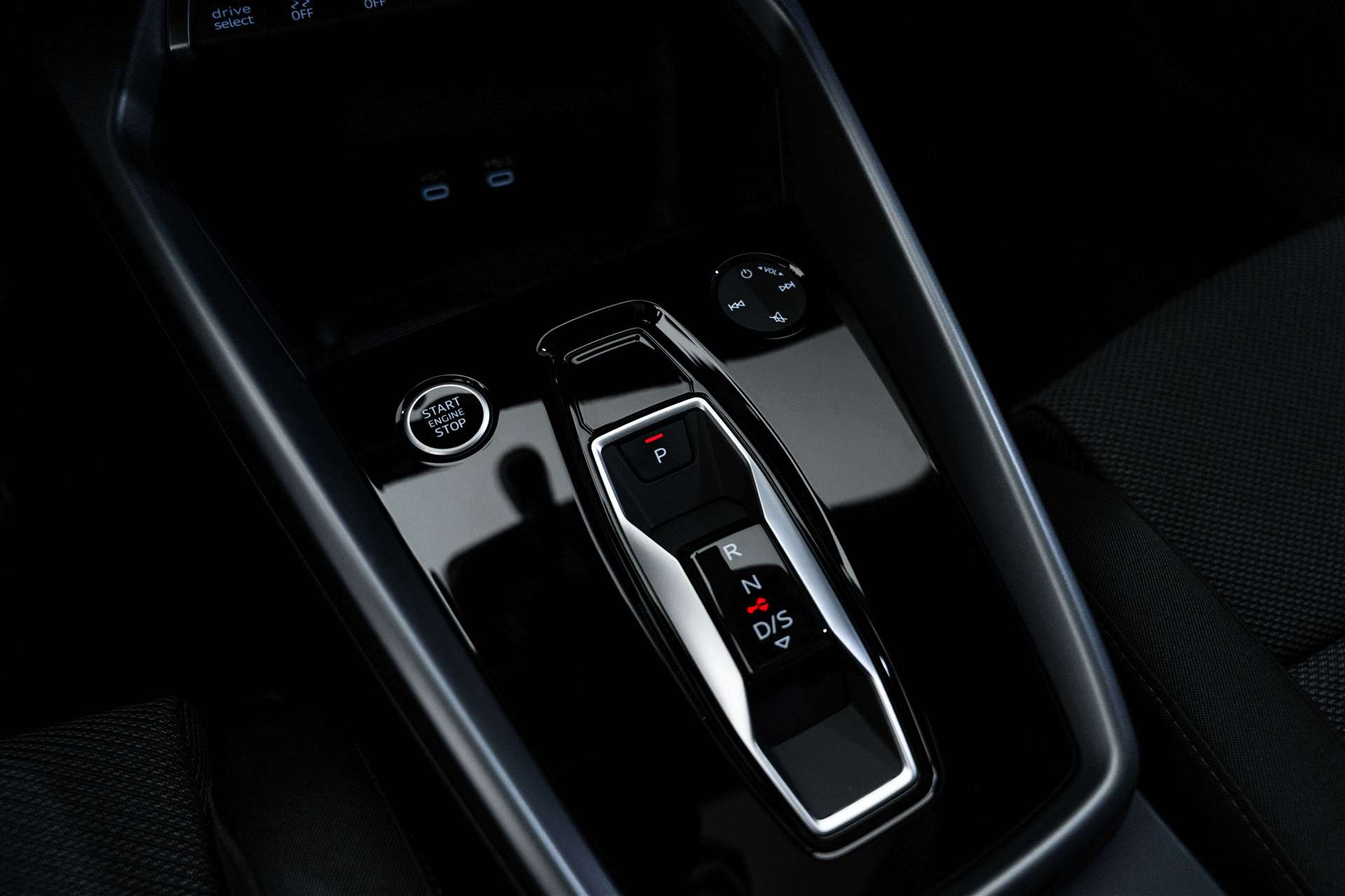 AUDI A3 Sportback 40 TFSi quattro S Line S-Tronic Automat-image-31