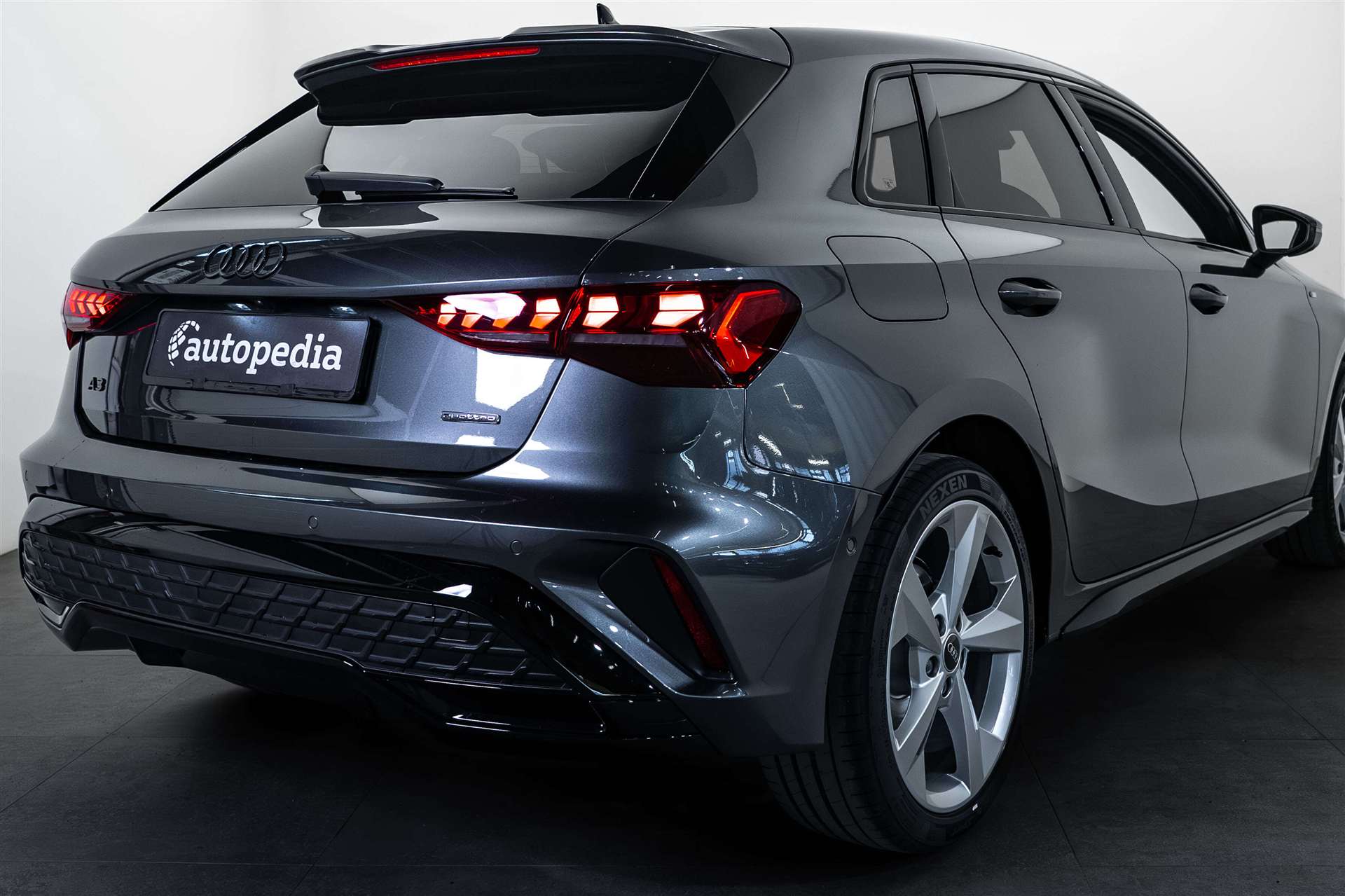 AUDI A3 Sportback 40 TFSi quattro S Line S-Tronic Automat-image-3