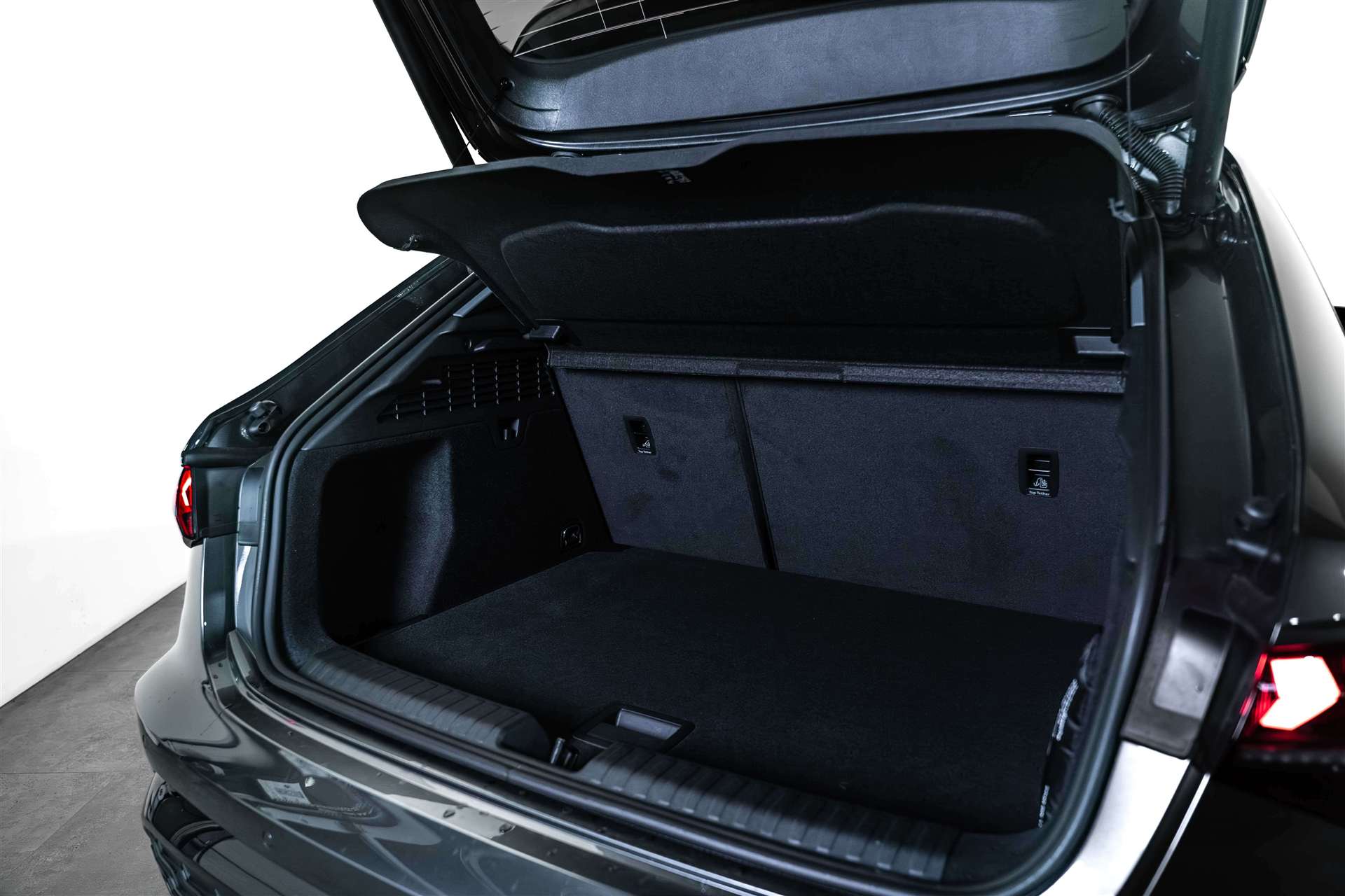 AUDI A3 Sportback 40 TFSi quattro S Line S-Tronic Automat-image-4