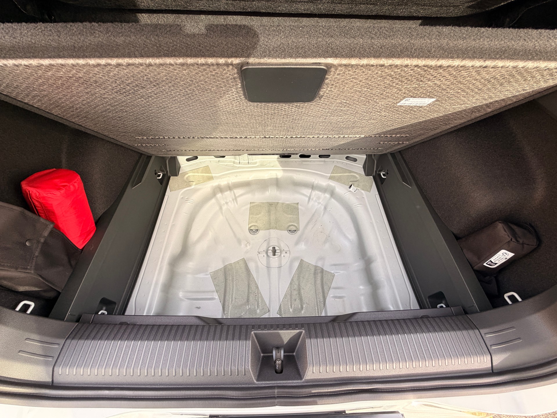 VW T-Roc 1.5 eTSI mHEV R-Line DSG-image-25