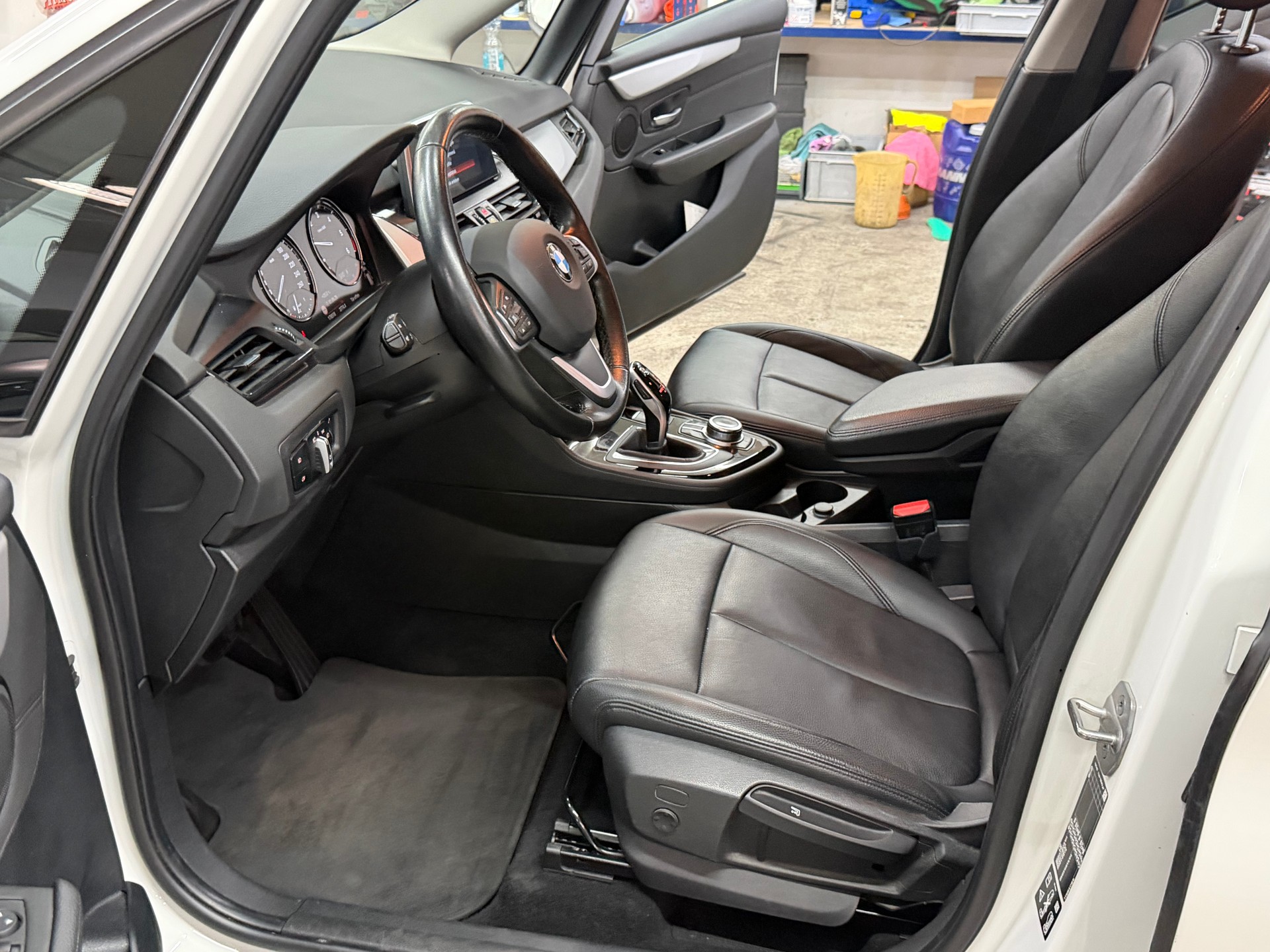 BMW 220d xDrive Gran Tourer Steptronic-image-9