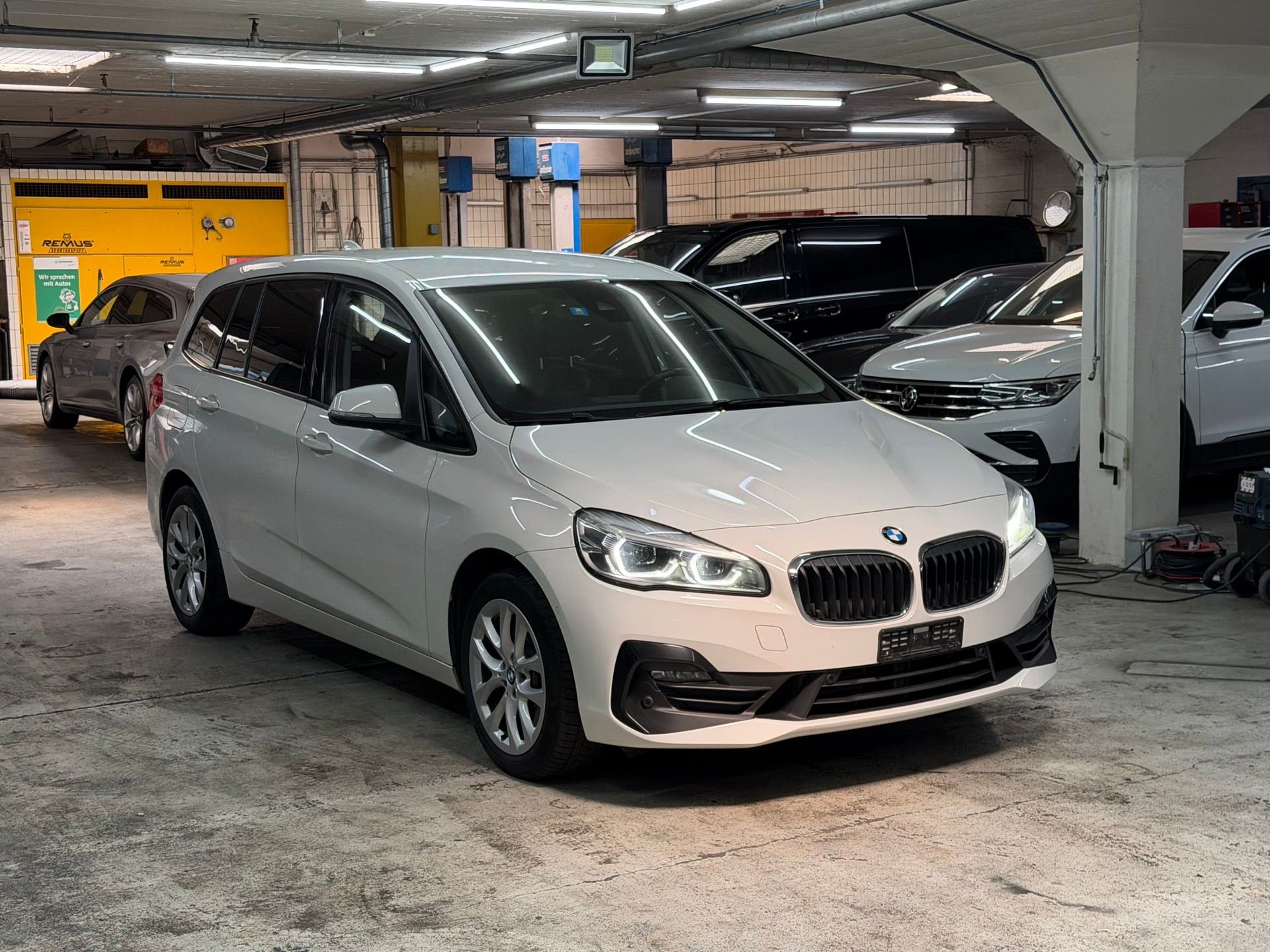 BMW 220d xDrive Gran Tourer Steptronic-image-7