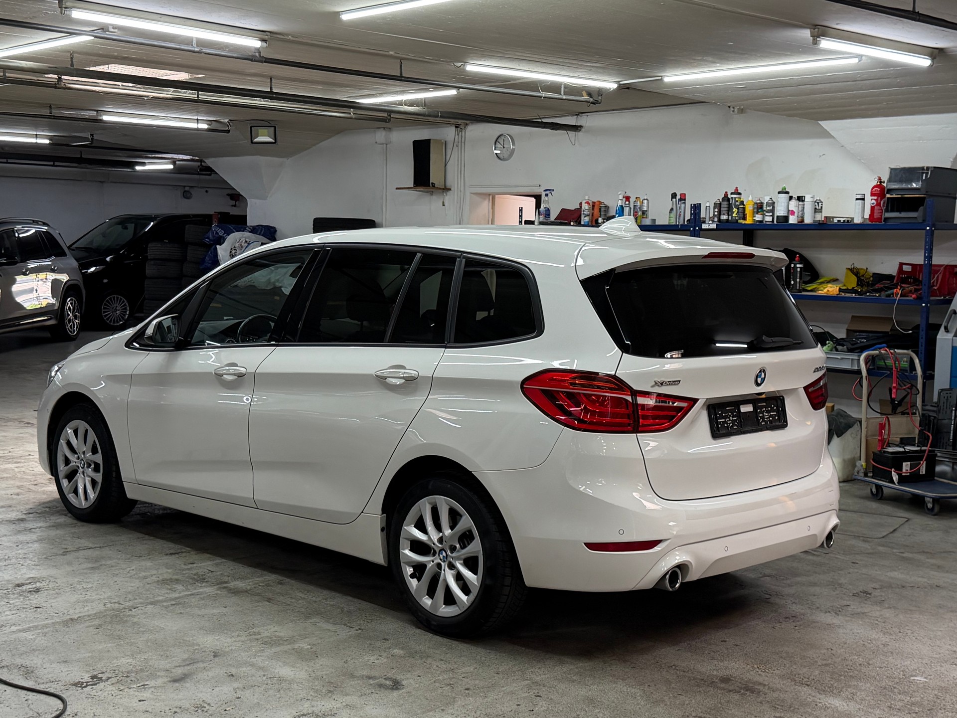 BMW 220d xDrive Gran Tourer Steptronic-image-4