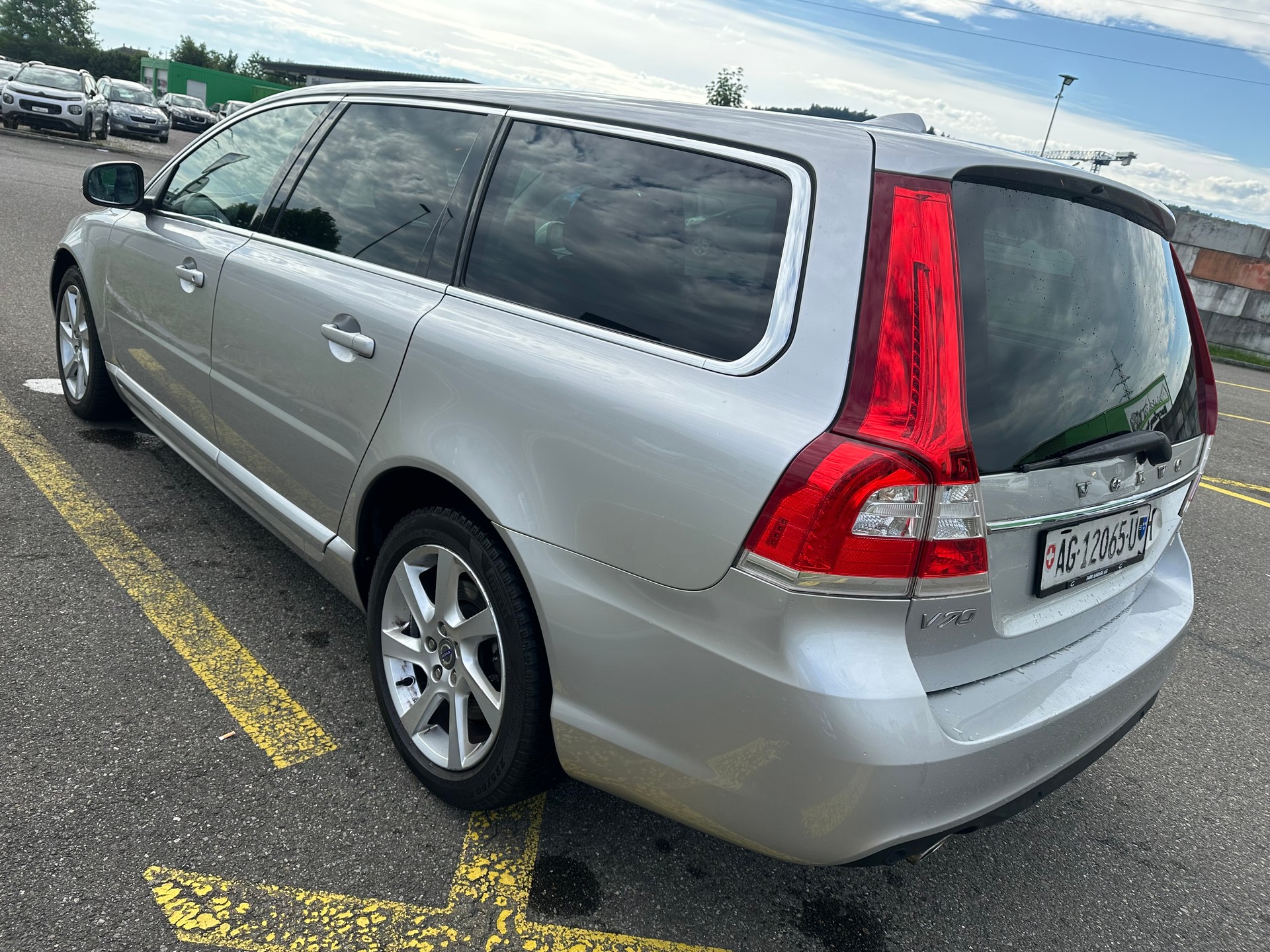 VOLVO V70 D5 AWD Summum Geartronic-image-3