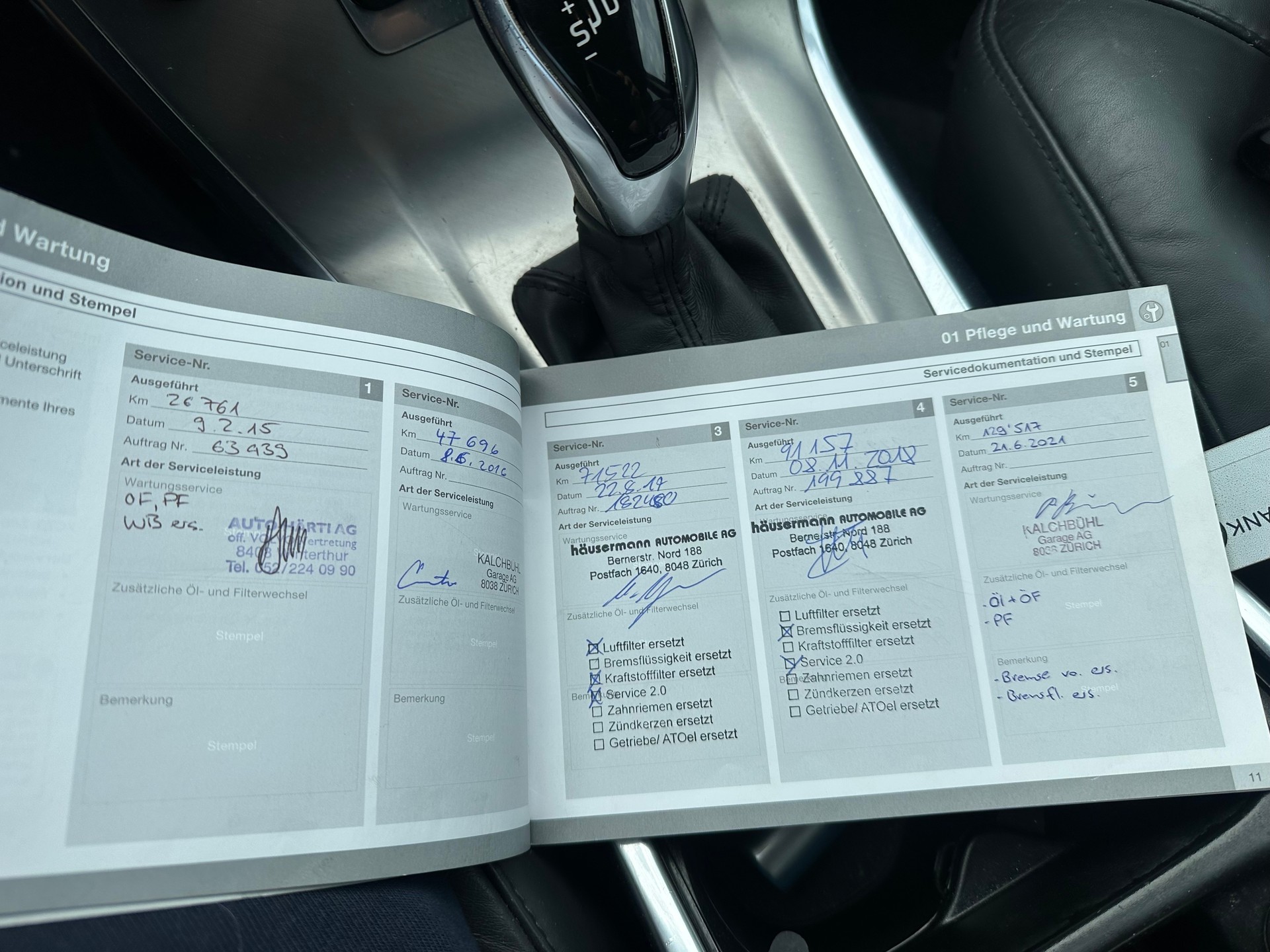 VOLVO V70 D5 AWD Summum Geartronic-image-8