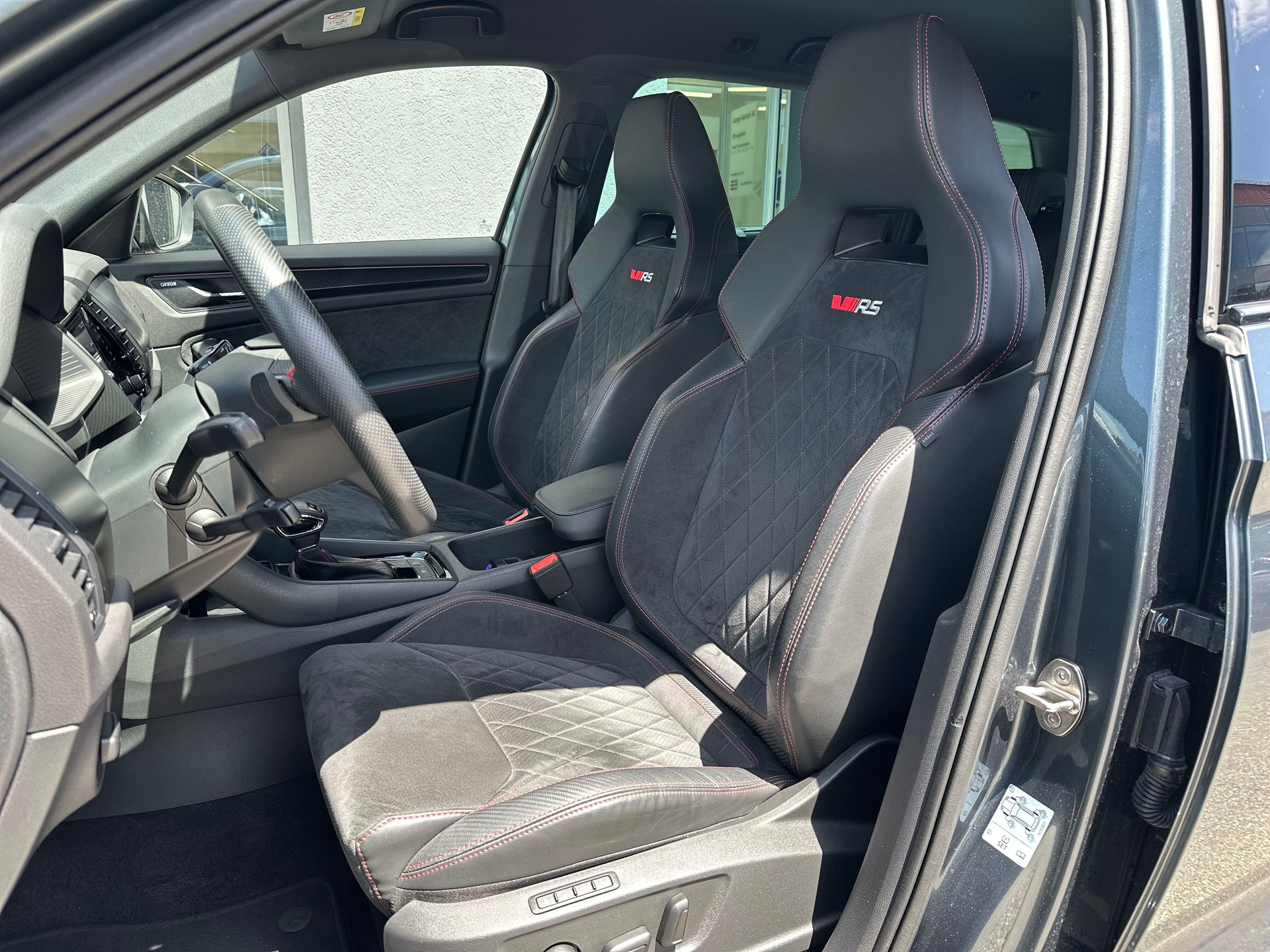 SKODA Kodiaq 2.0 Bi-TDI SCR RS 4x4 DSG-image-4