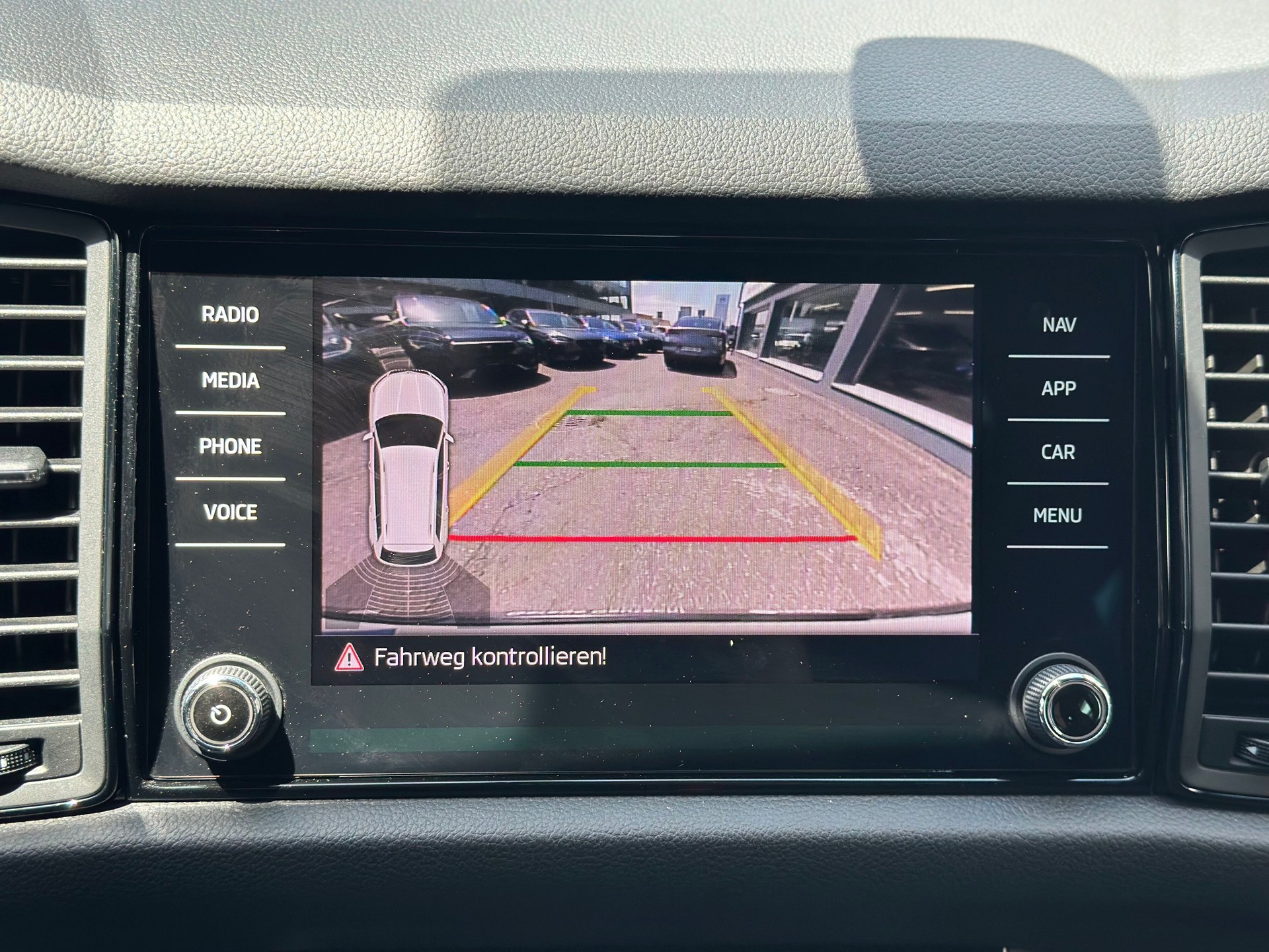 SKODA Kodiaq 2.0 Bi-TDI SCR RS 4x4 DSG-image-12