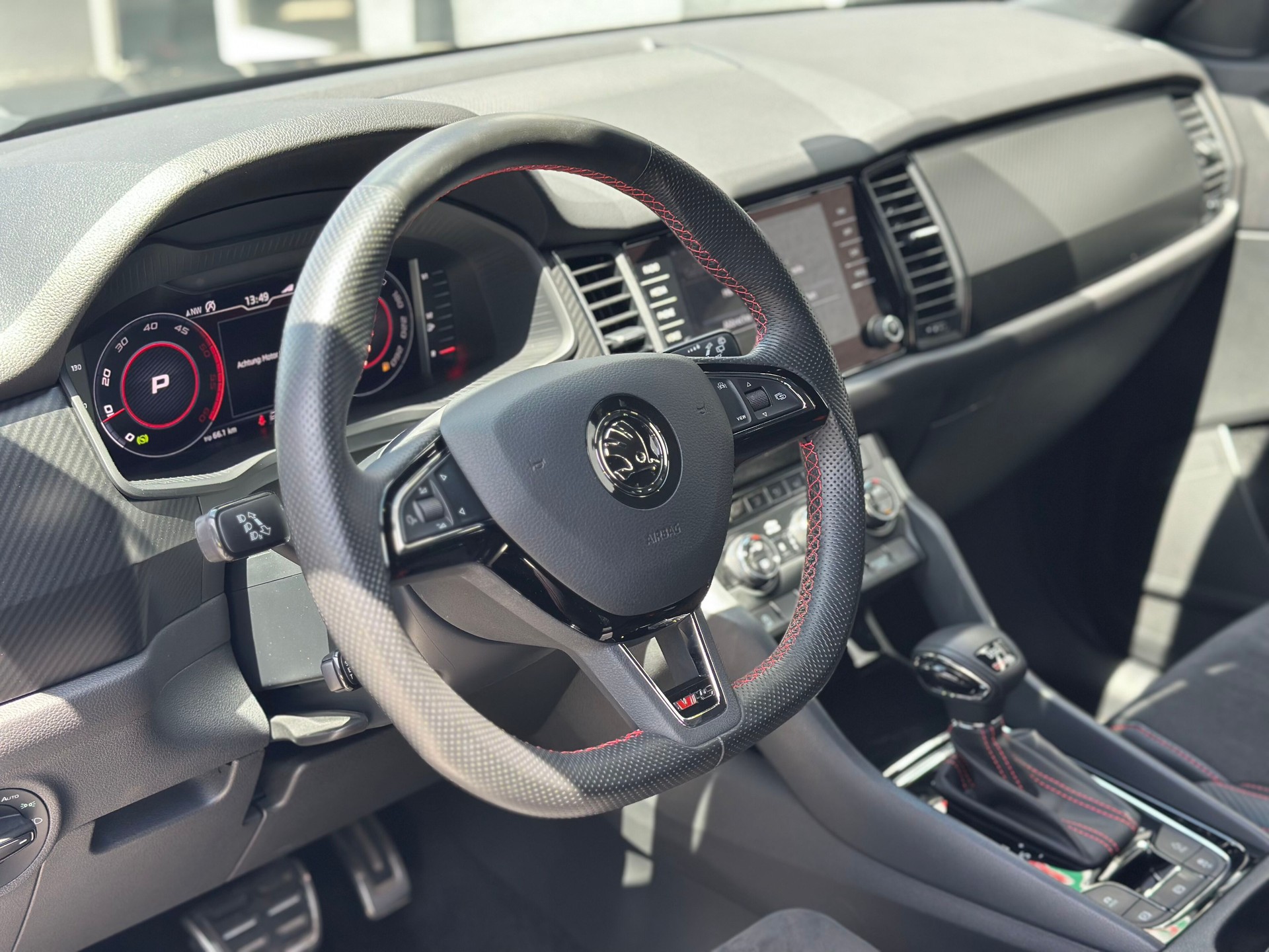 SKODA Kodiaq 2.0 Bi-TDI SCR RS 4x4 DSG-image-5