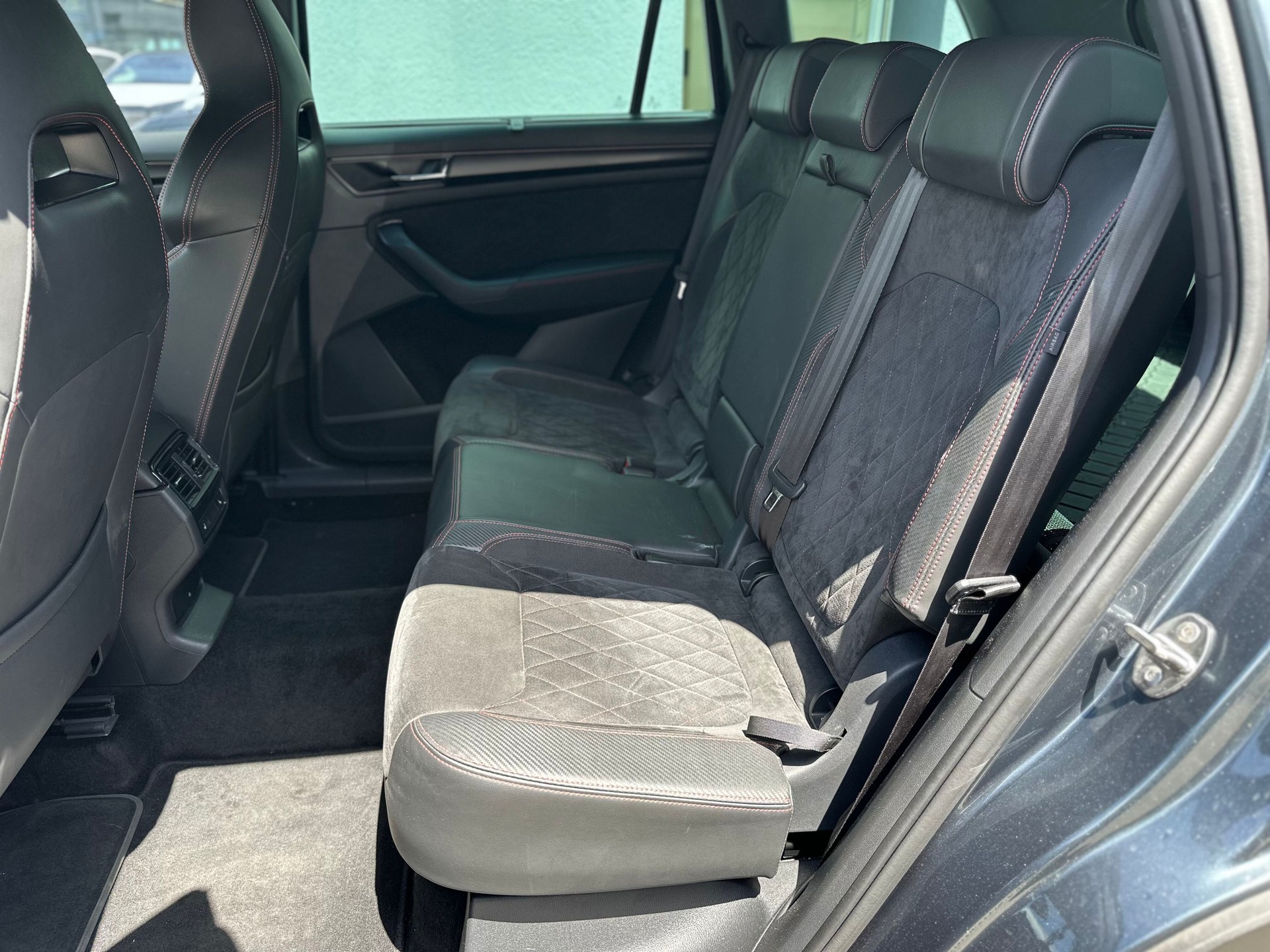 SKODA Kodiaq 2.0 Bi-TDI SCR RS 4x4 DSG-image-8