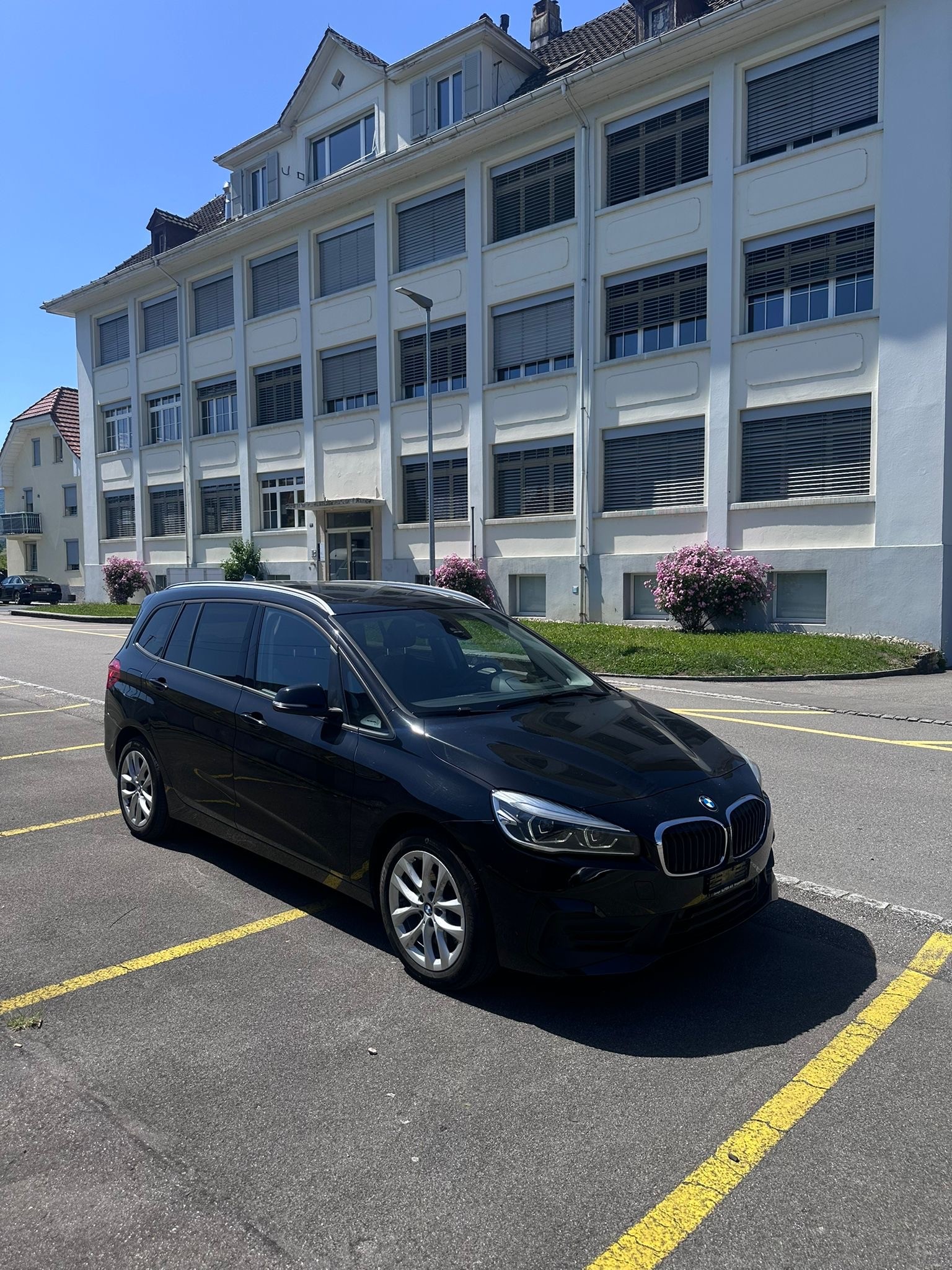 BMW 218d xDrive-image-4