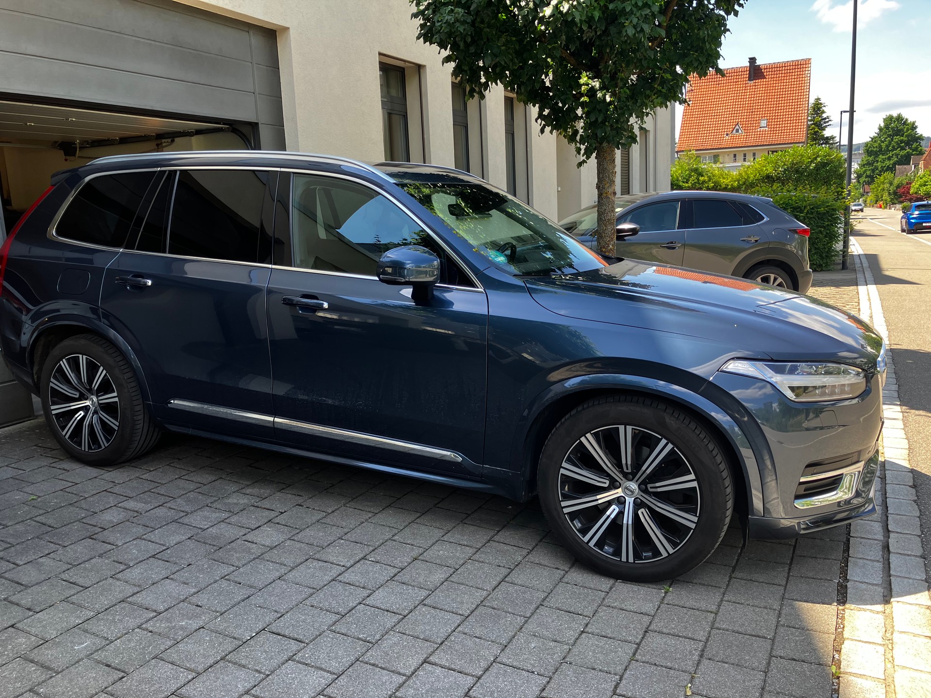 VOLVO XC90 B6 Benzin Mild Hybrid AWD Inscription Geartronic-image-2