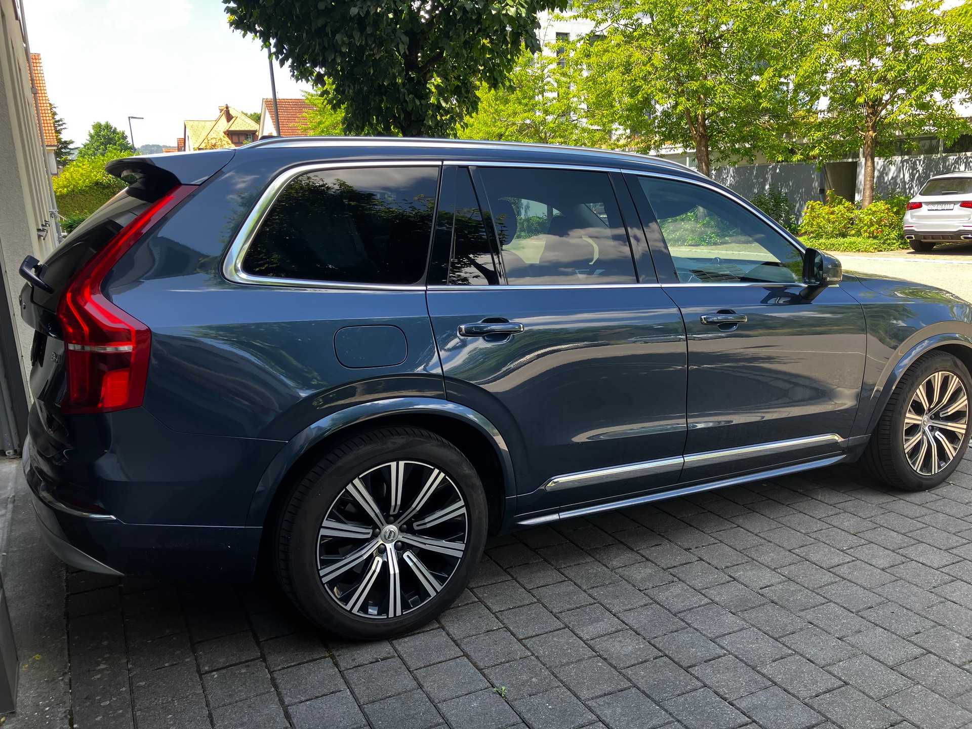 VOLVO XC90 B6 Benzin Mild Hybrid AWD Inscription Geartronic-image-3