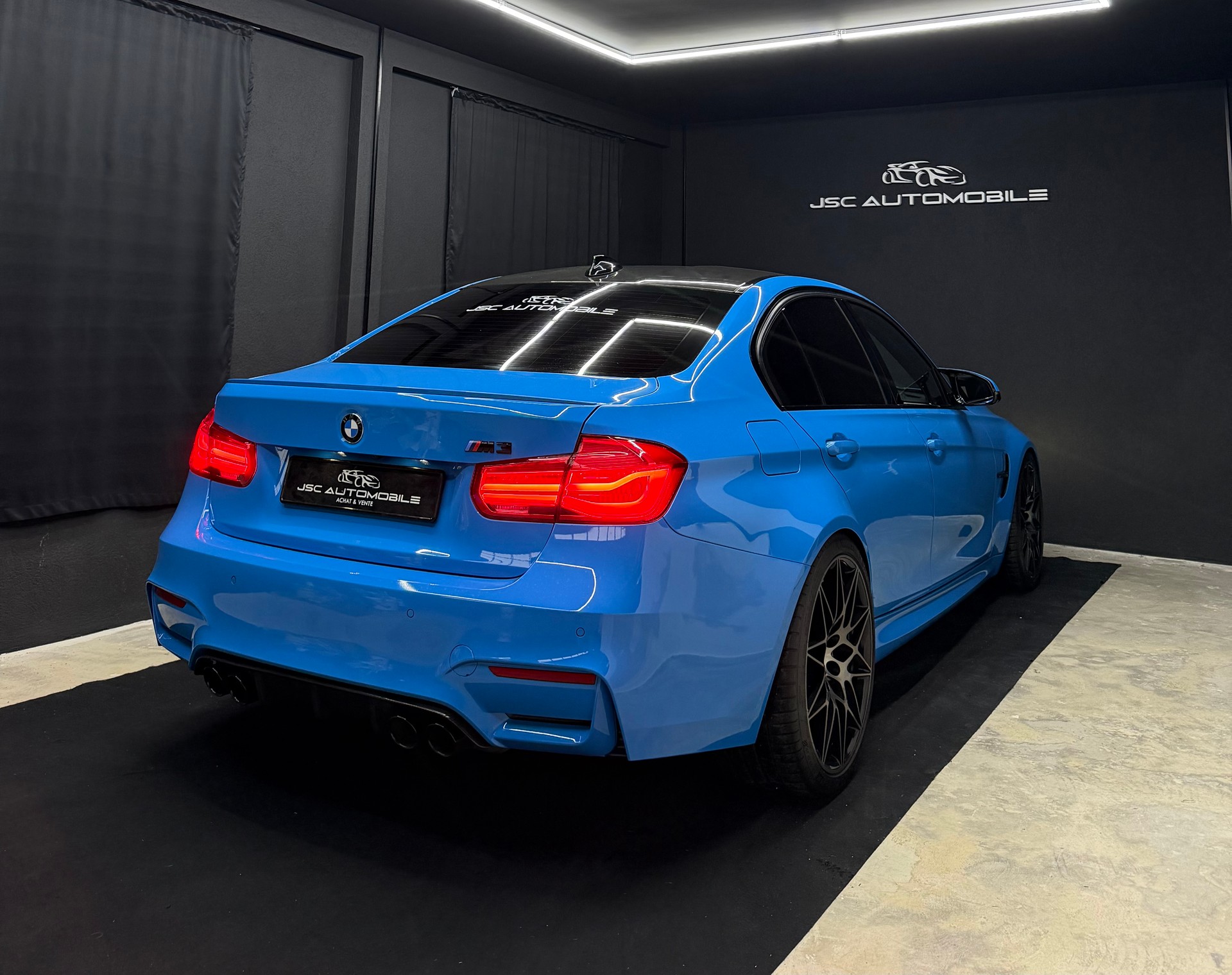 BMW M3 Competition Mexico Blue 1/35-image-3