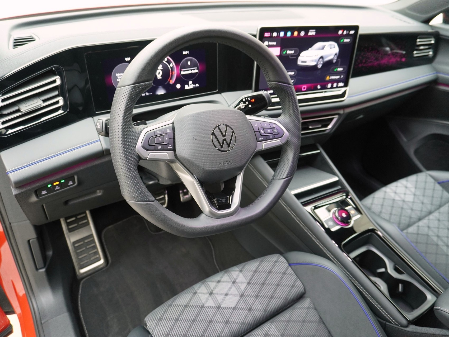 VW Tiguan 2.0 TSI DSG R-Line Black Style 4Motion (2025)-image-8