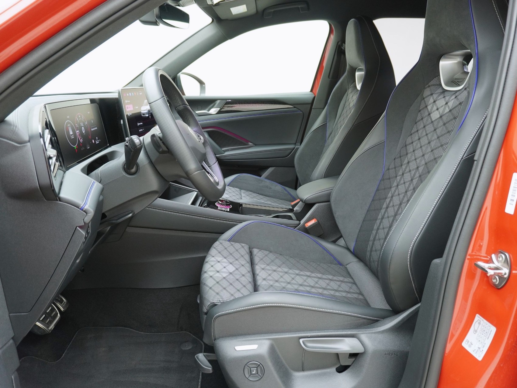 VW Tiguan 2.0 TSI DSG R-Line Black Style 4Motion (2025)-image-7