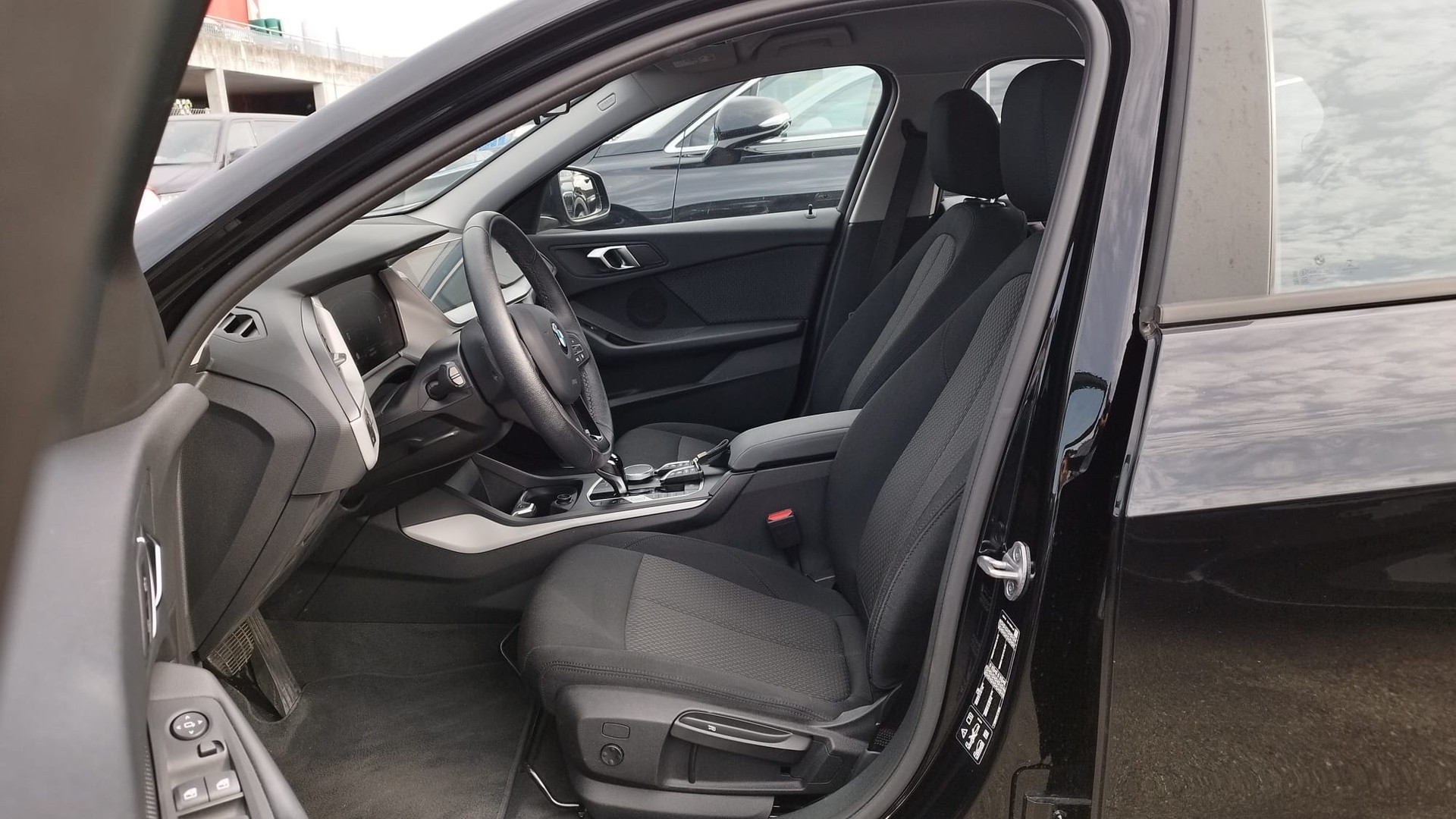 BMW 120d xDrive Steptronic Sport Line-image-14