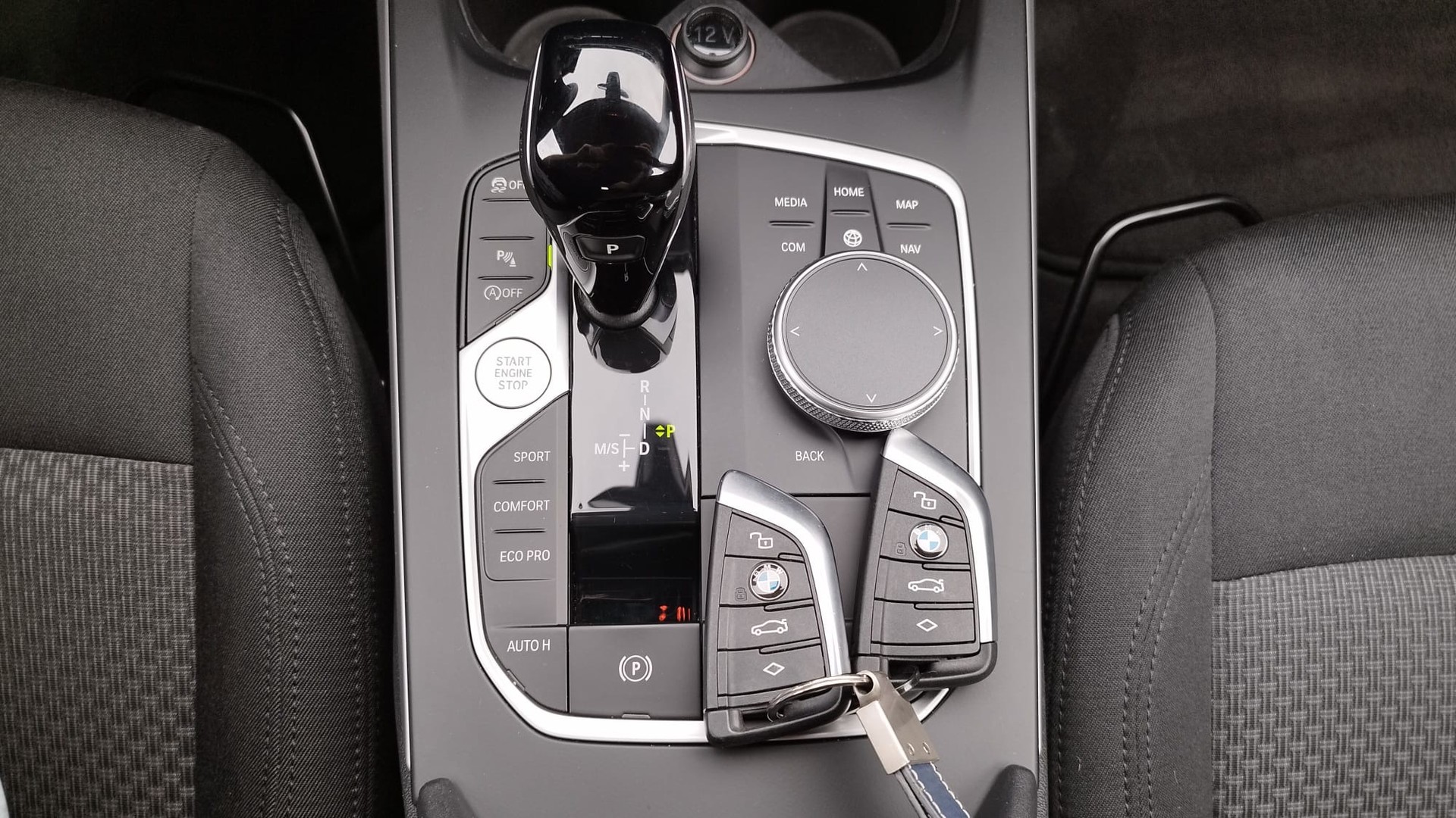 BMW 120d xDrive Steptronic Sport Line-image-13