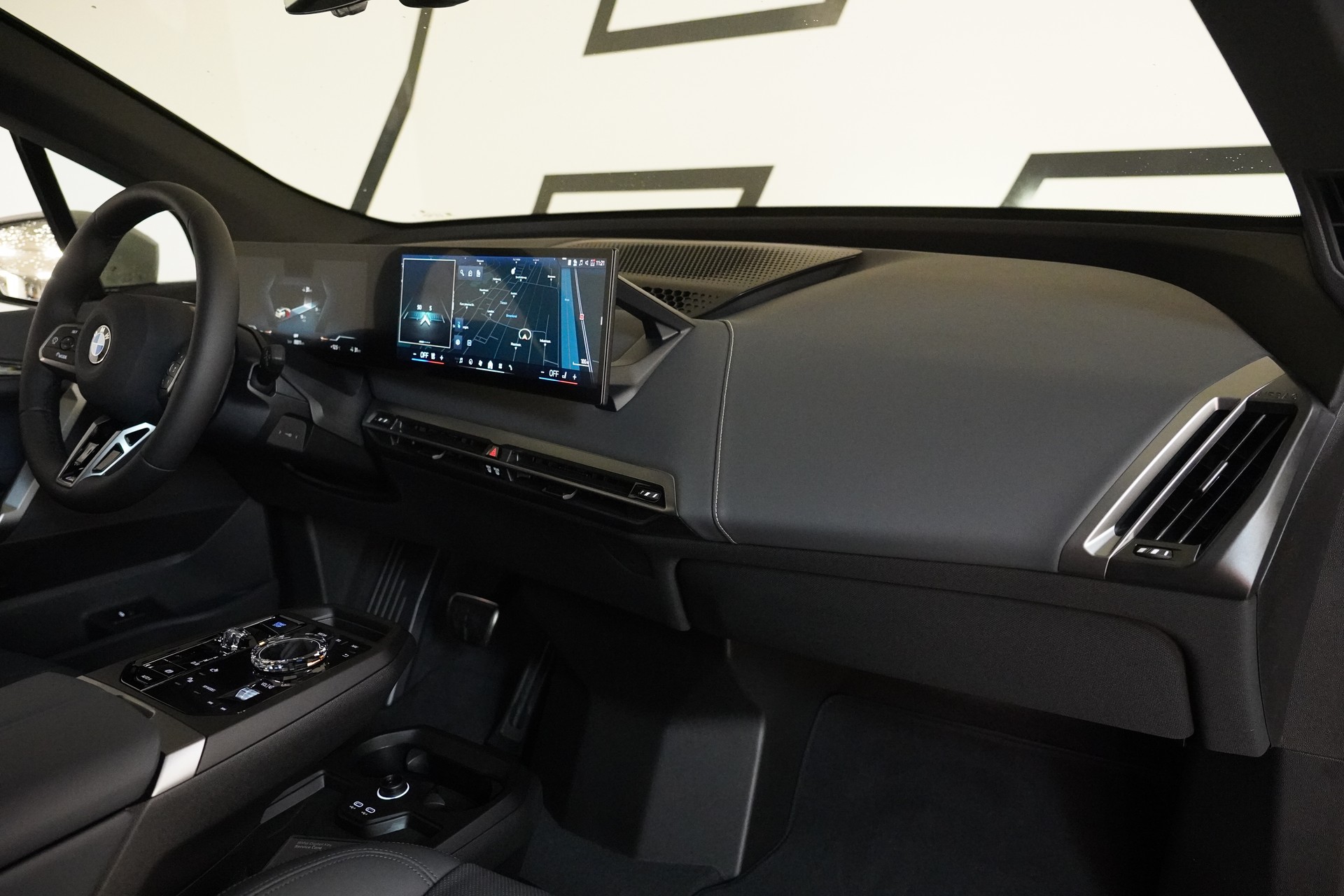 BMW iX xDrive45 M Sport Pro-image-16