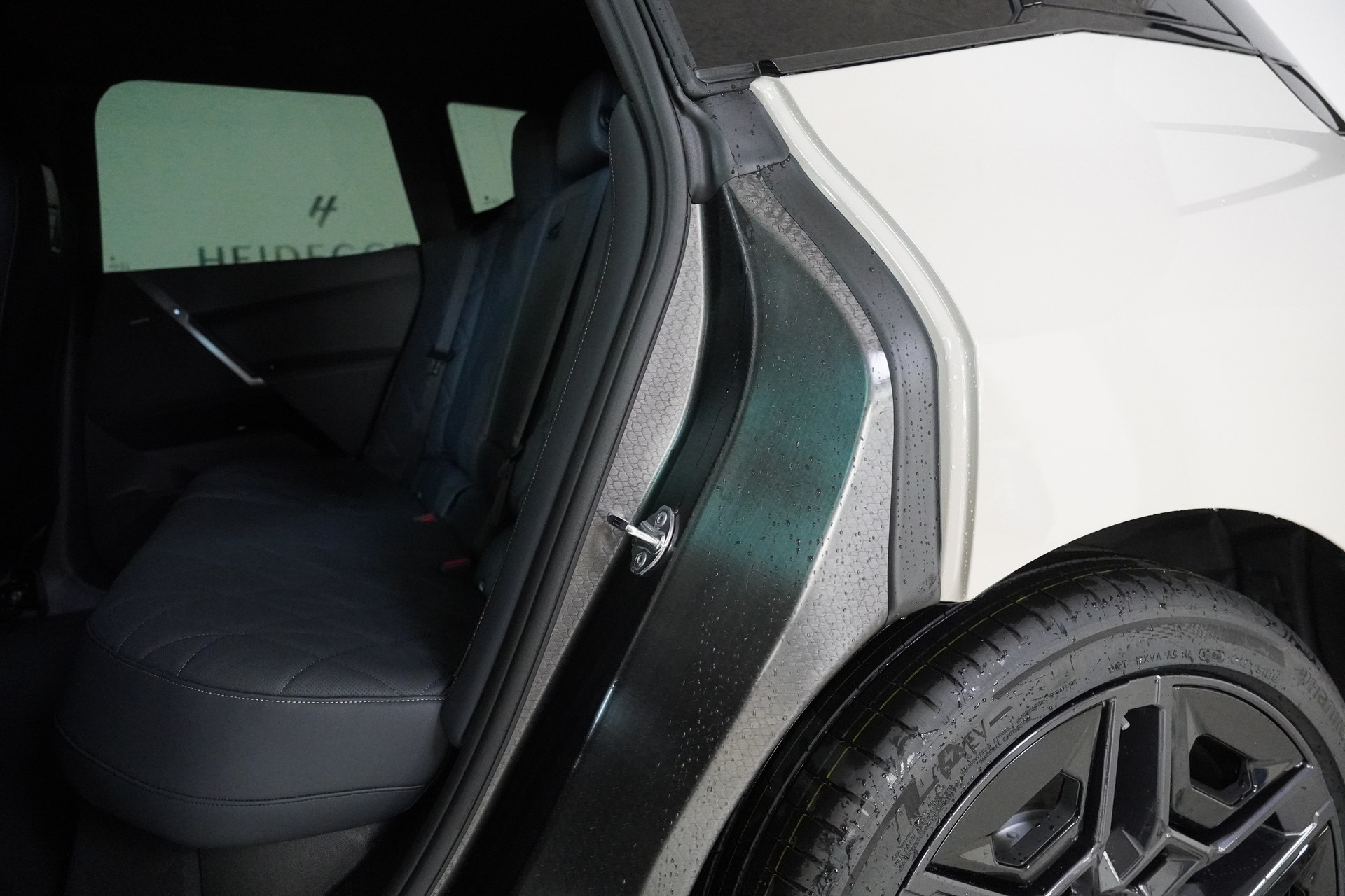 BMW iX xDrive45 M Sport Pro-image-12